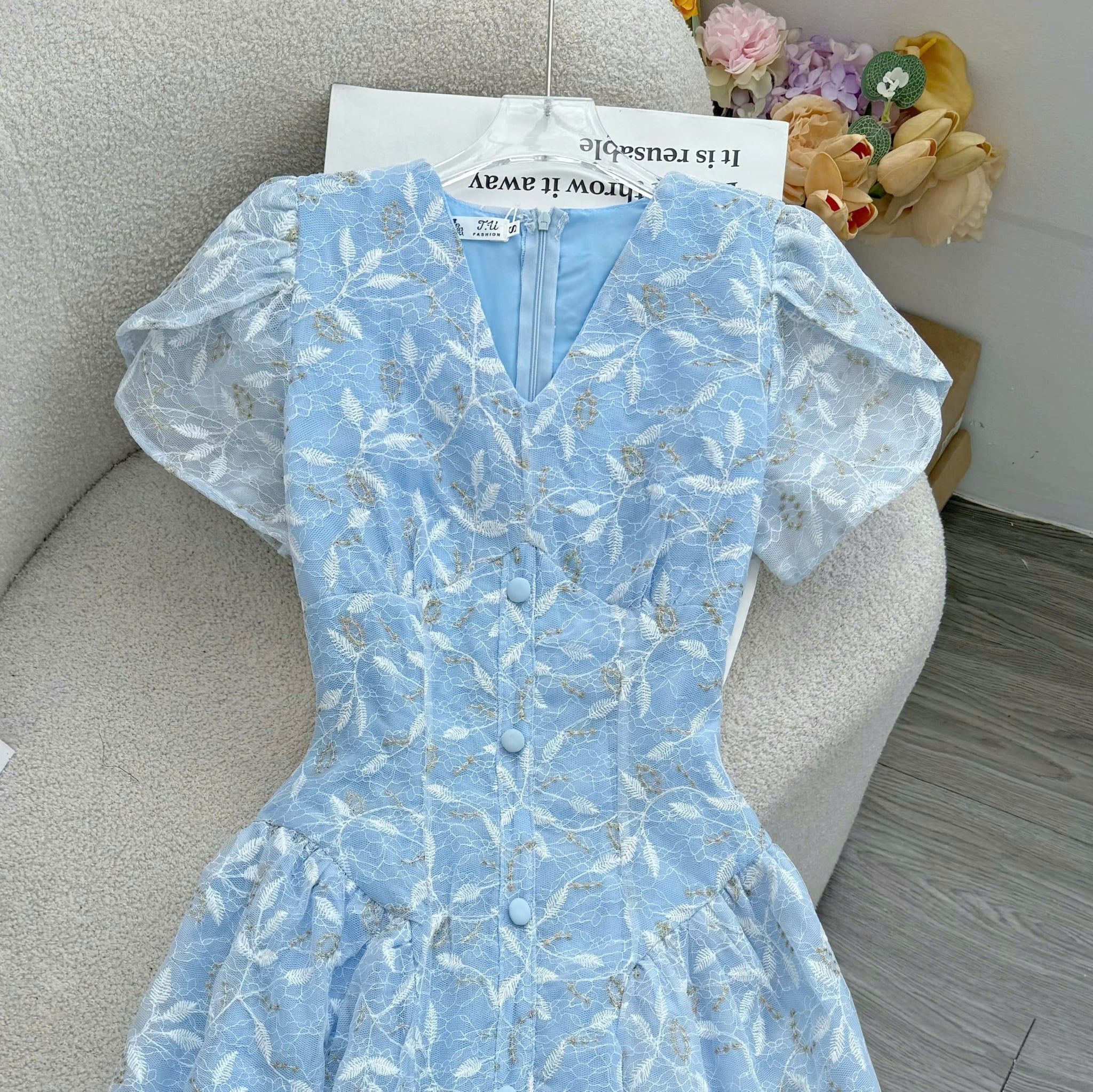 Đầm Thiết Kế Cổ V Dáng Xòe Đi Tiệc TuTu Store Mã D1709