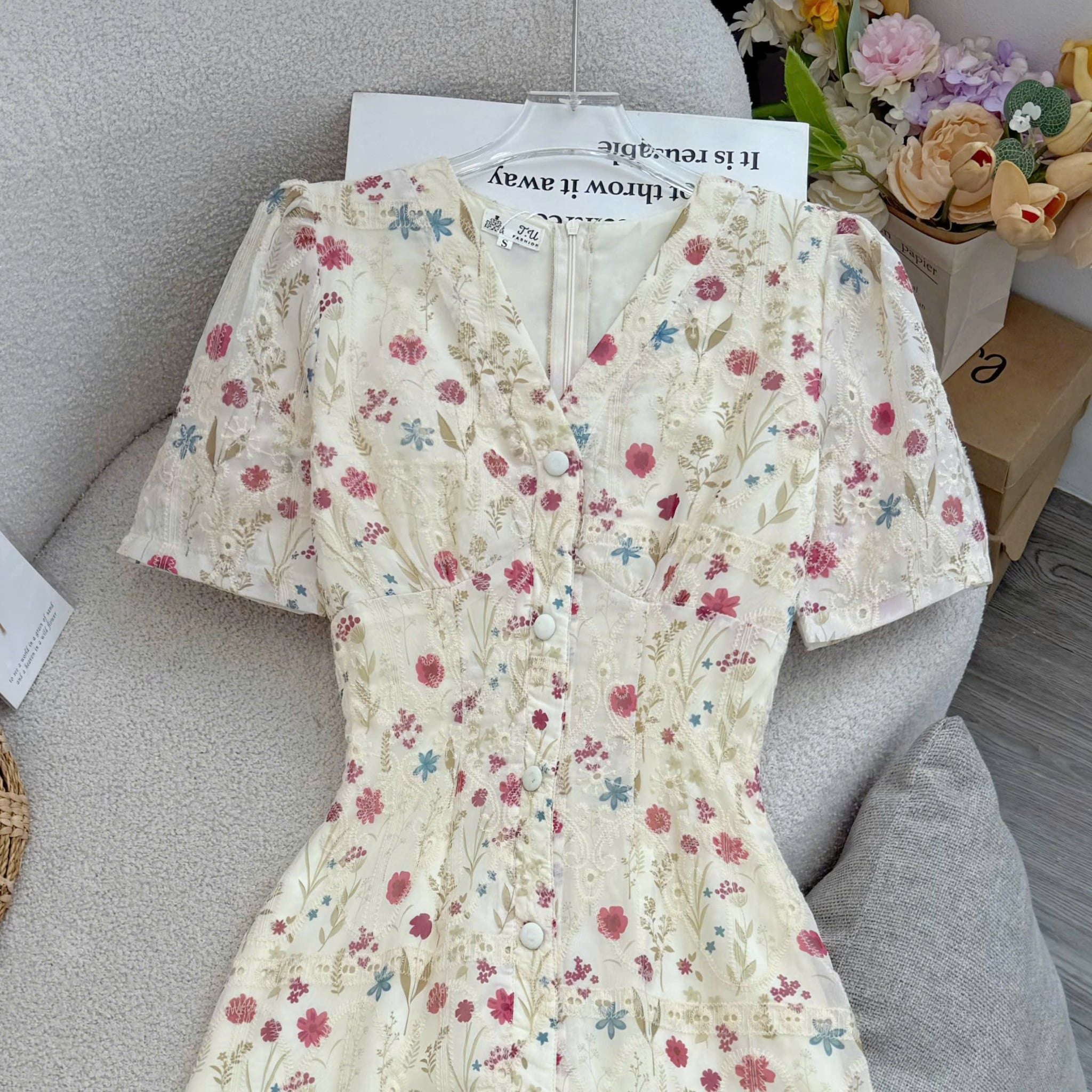Đầm Hoa Thiết Kế Cổ V Dáng Dài Đi Chơi TuTu Store Mã D1818