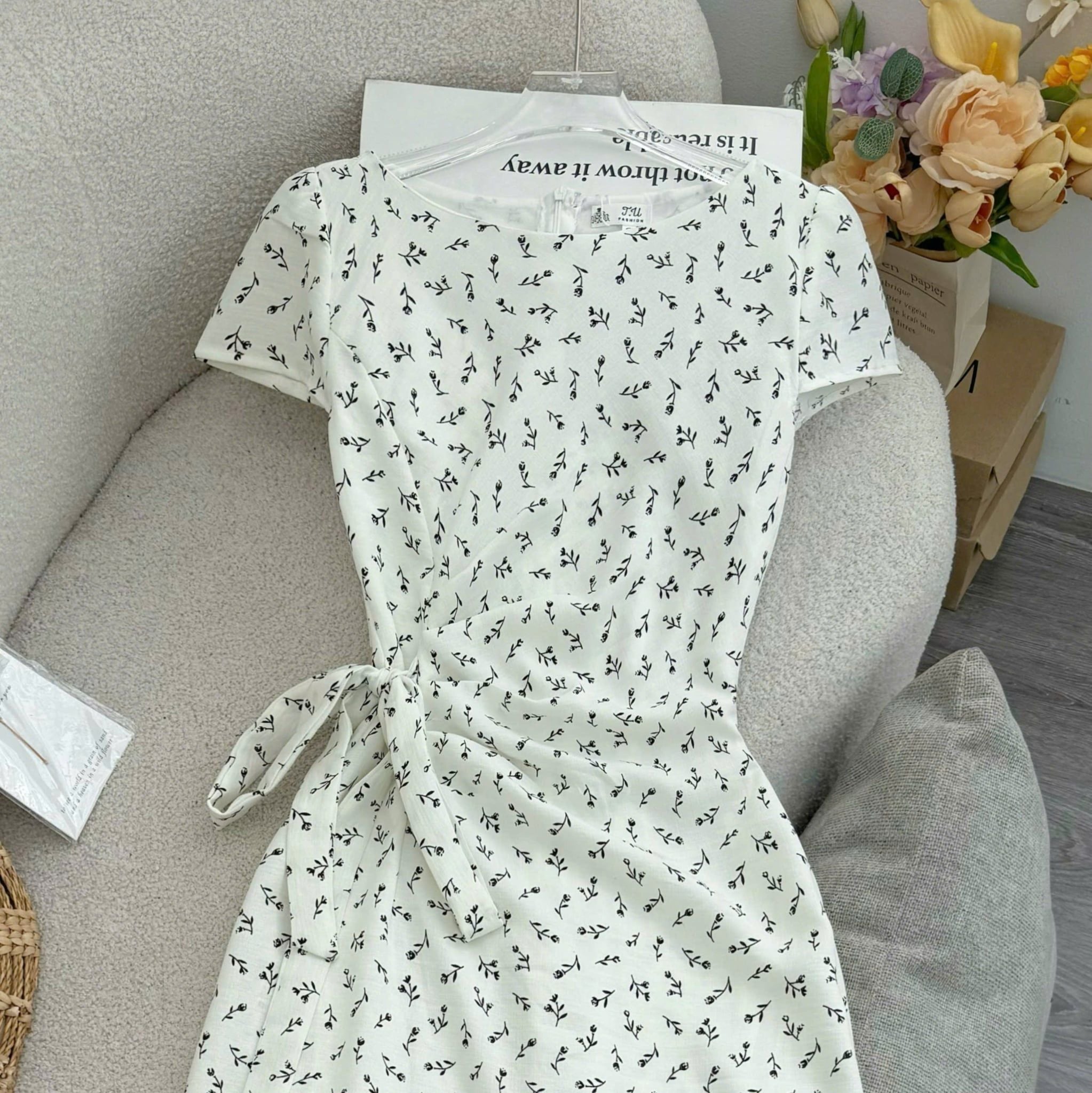 Đầm Thiết Kế Cổ Thuyền Buộc Eo Hoa Nhí Đi Chơi TuTu Store Mã D1825