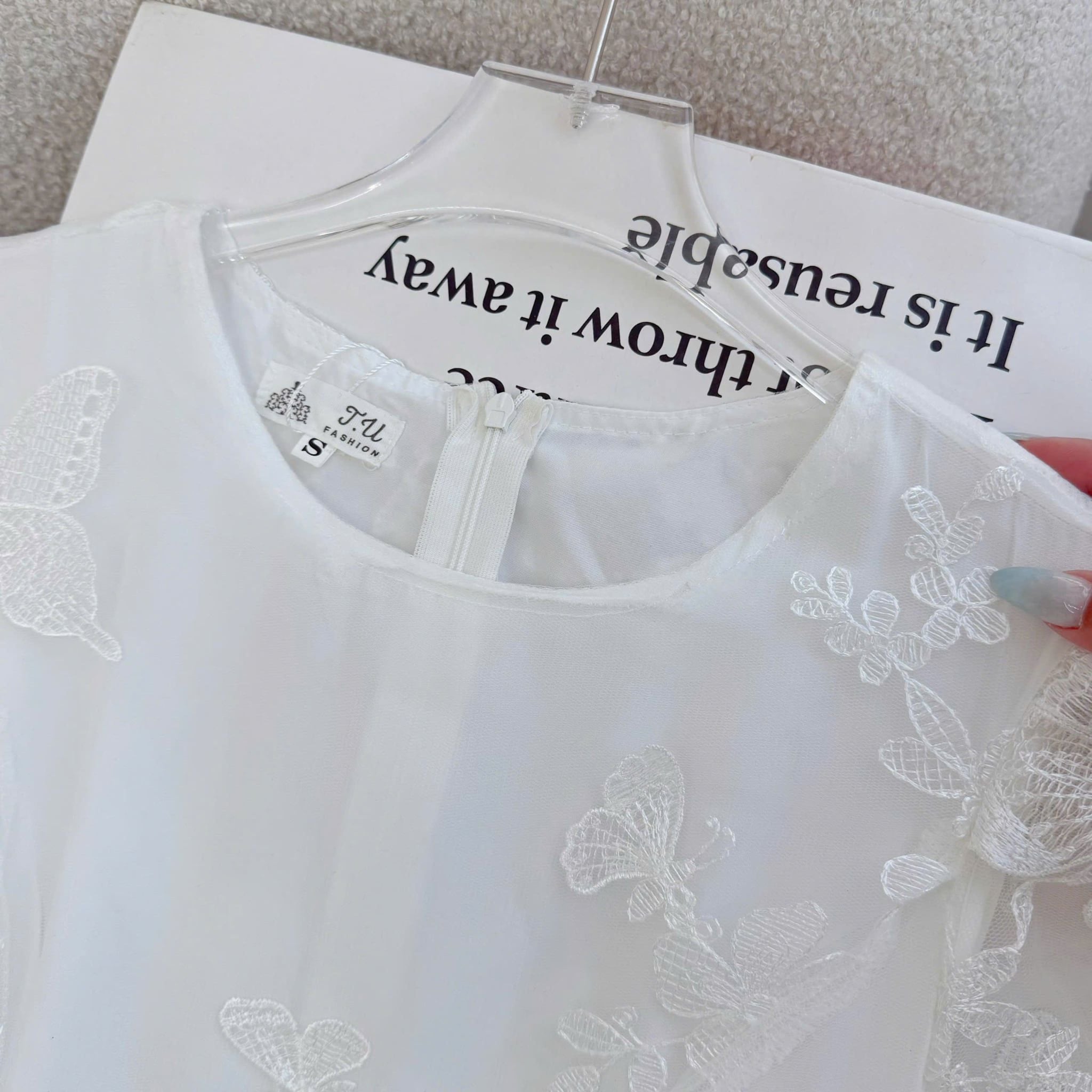Đầm Thiết Kế Ren Thêu Cổ Tròn Dáng Xòe Đi Chơi TuTu Store Mã D1824