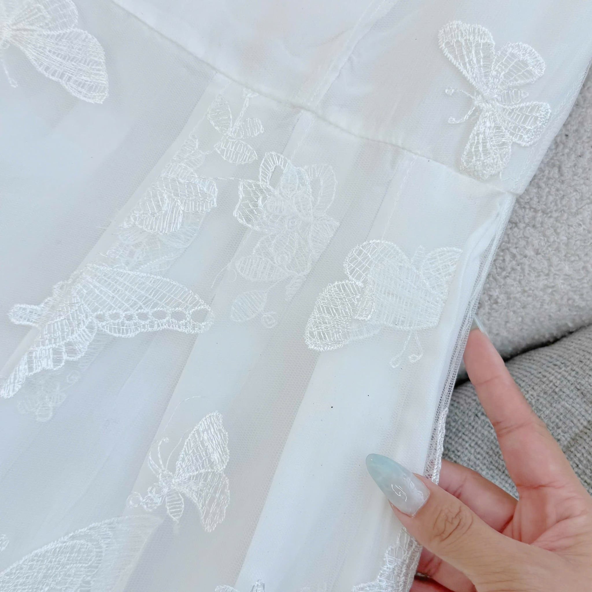 Đầm Thiết Kế Ren Thêu Cổ Tròn Dáng Xòe Đi Chơi TuTu Store Mã D1824
