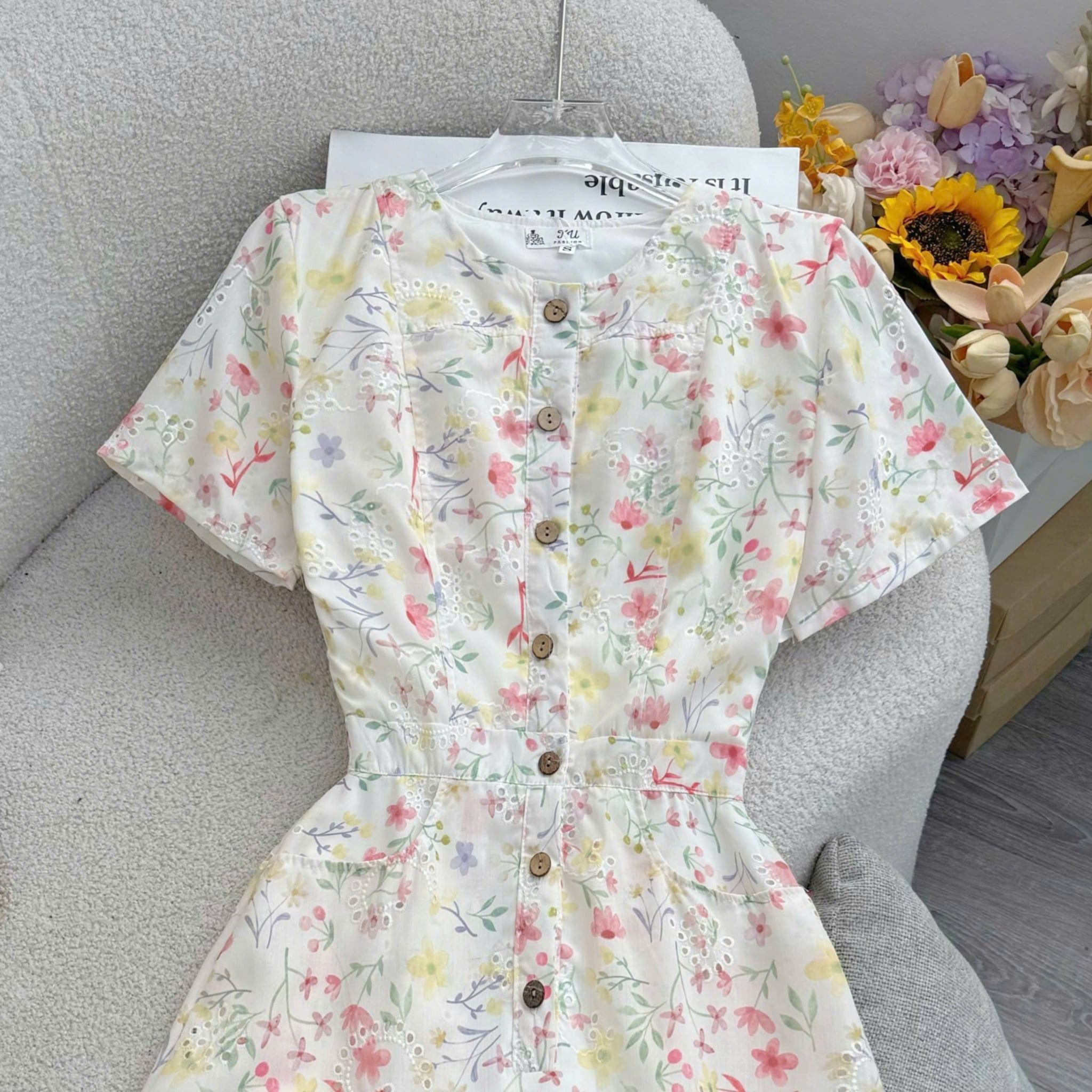 Đầm Thiết Kế Cổ Tròn Dáng Xòe Đính Nút  Hoa Nhí Đầm Đi Tiệc TuTu Store Mã D1879