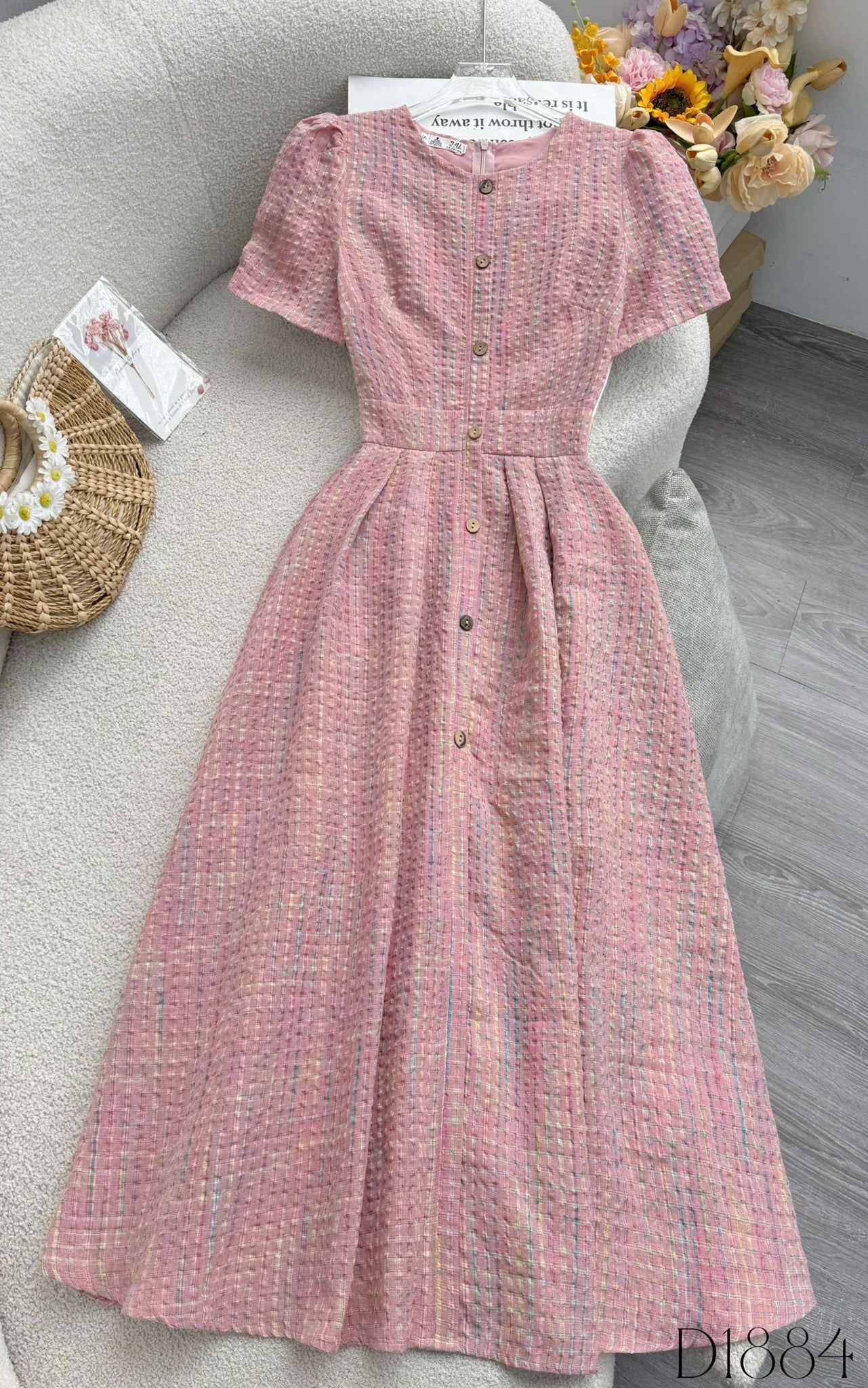 Đầm Thiết Kế Cổ Tròn Dáng Xòe Đính Nút Kiểu Đầm Đi Tiệc TuTu Store Mã D1884