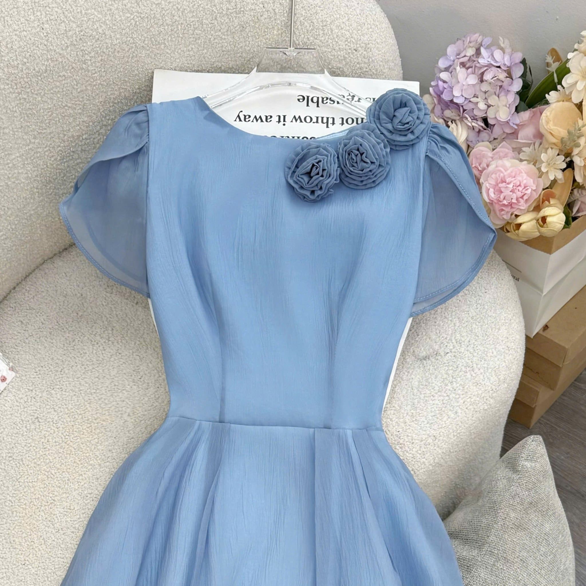 Đầm Thiết Kế Cổ Tròn Dính Hoa Dáng Dài Đi Tiệc TuTu Store Mã D1913