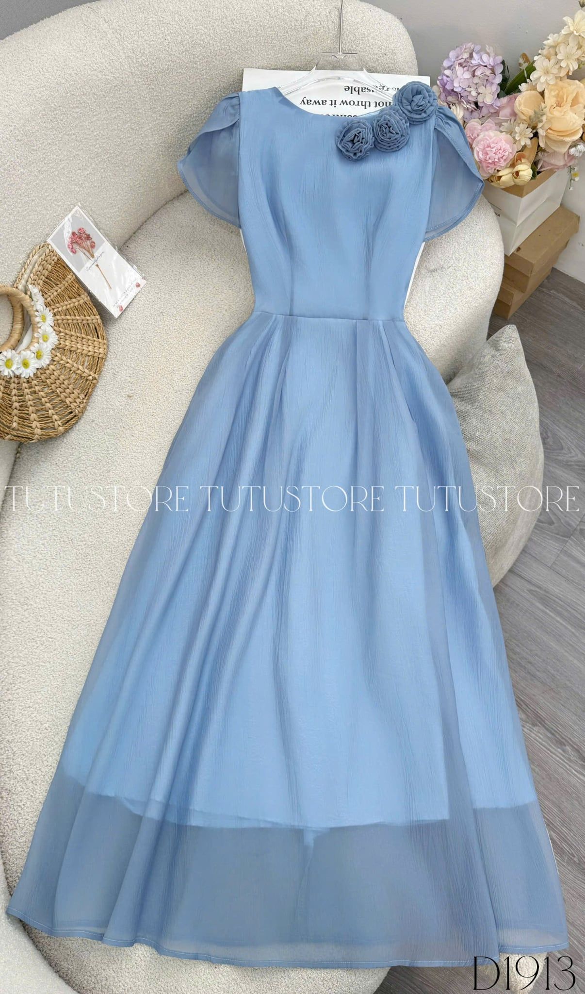Đầm Thiết Kế Cổ Tròn Dính Hoa Dáng Dài Đi Tiệc TuTu Store Mã D1913