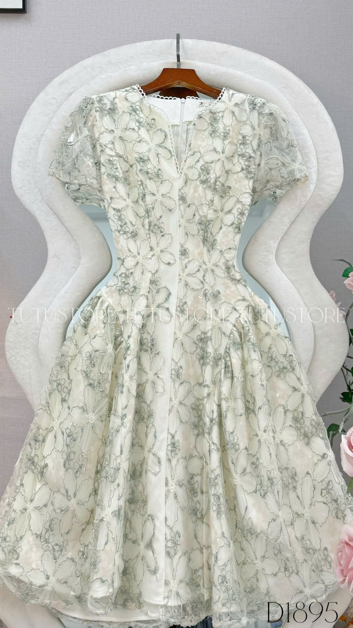 Đầm Thiết Kế Cổ Tim Dáng Xòe Form Ngắn Đầm Đi Tiệc TuTu Store Mã D1895