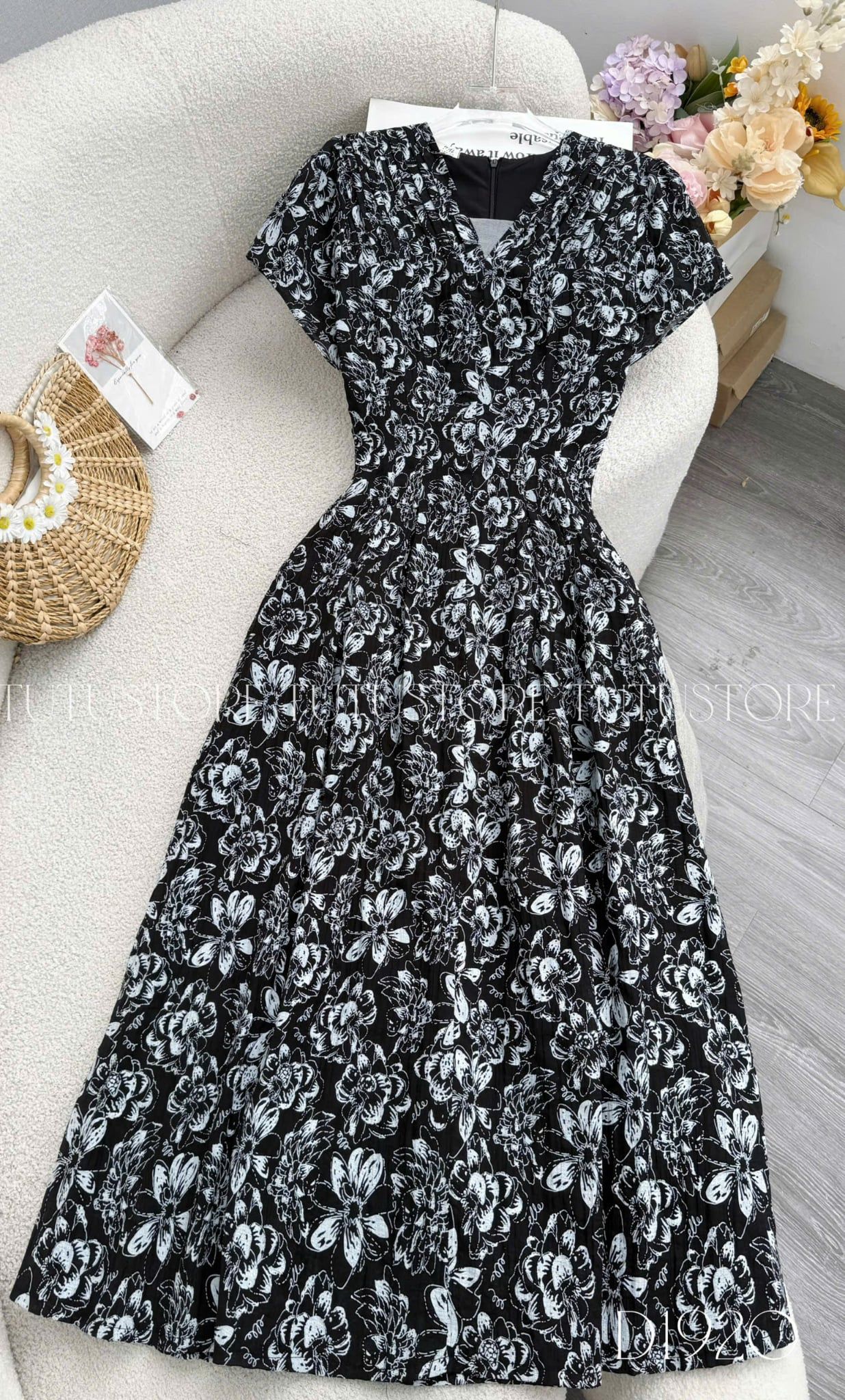Đầm Thiết Kế  Chiết Eo Cổ V Dáng Dài Đi Tiệc TuTu Store Mã D1920
