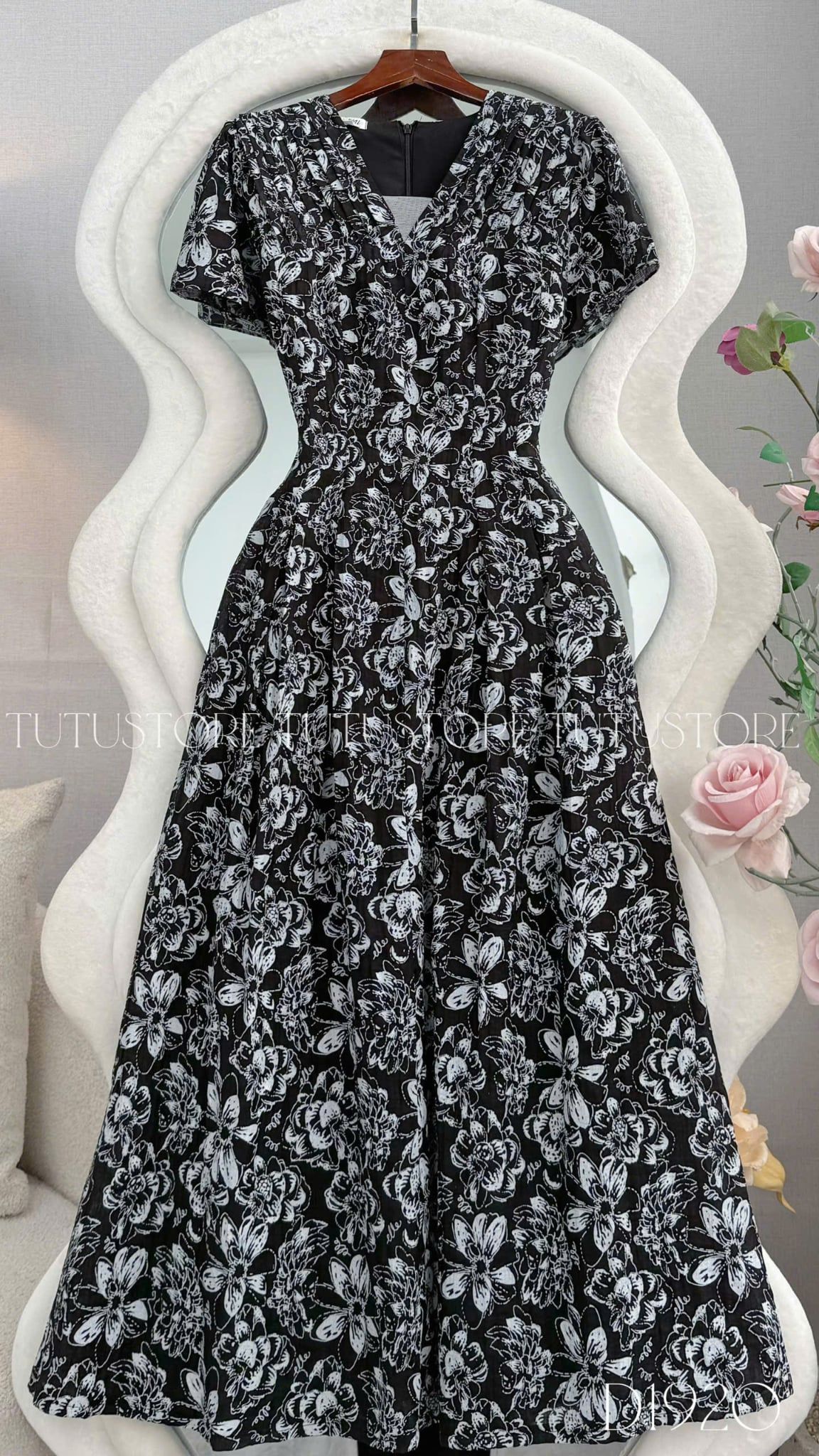 Đầm Thiết Kế  Chiết Eo Cổ V Dáng Dài Đi Tiệc TuTu Store Mã D1920