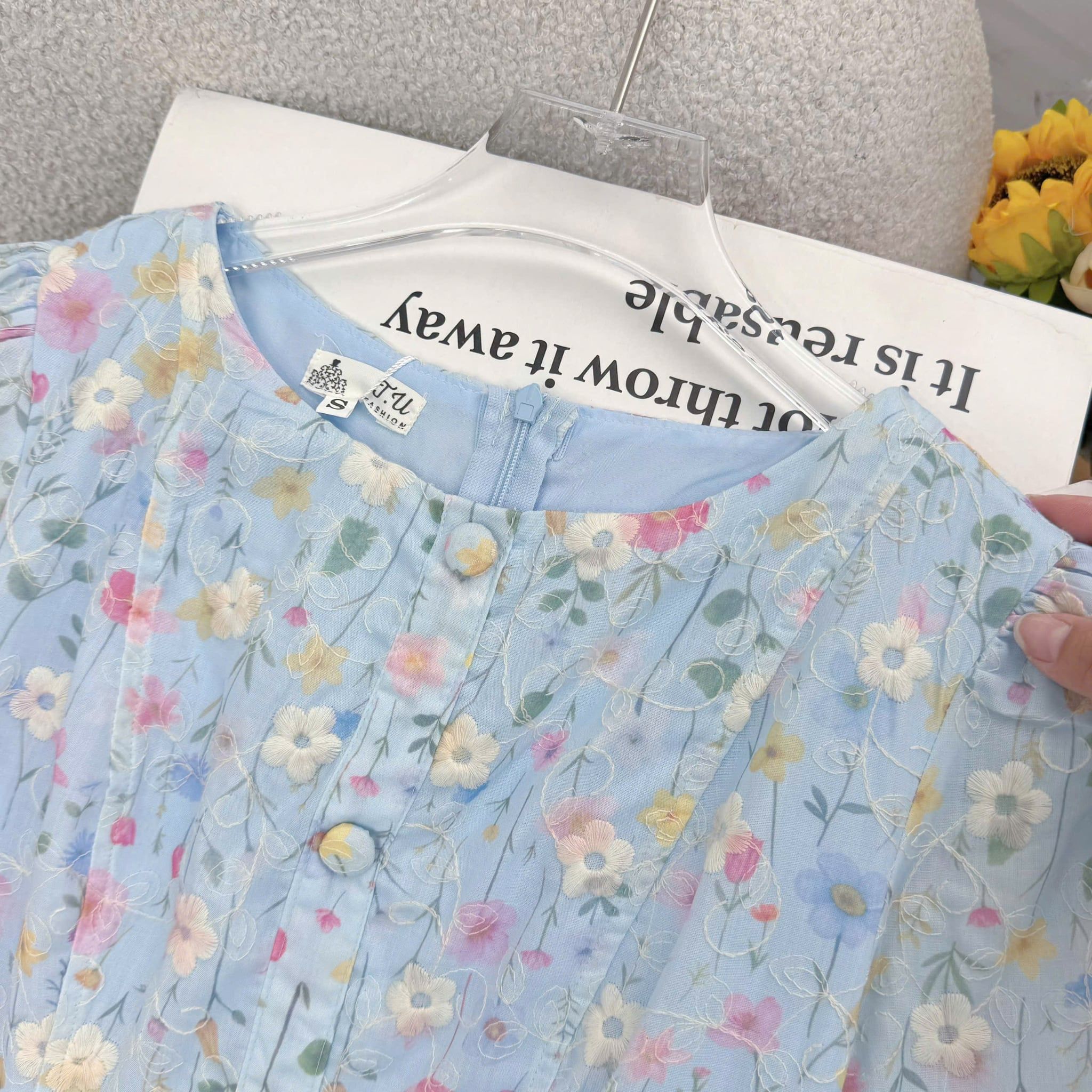 Đầm Thiết Kế Cổ Tròn Dáng Chữ A Đính Nút Kiểu Đầm Đi Tiệc TuTu Store Mã D1930