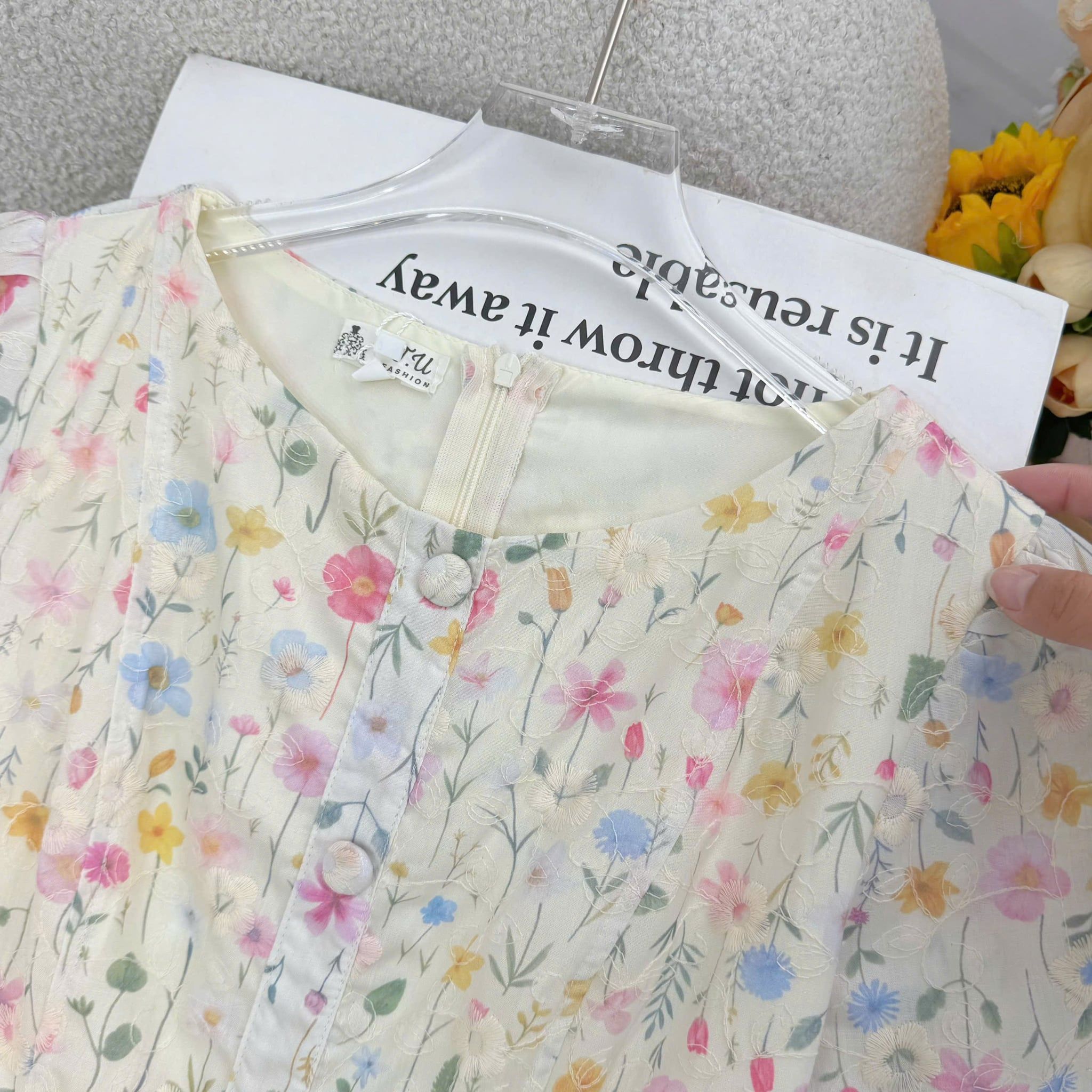 Đầm Thiết Kế Cổ Tròn Dáng Chữ A Đính Nút Kiểu Đầm Đi Tiệc TuTu Store Mã D1930