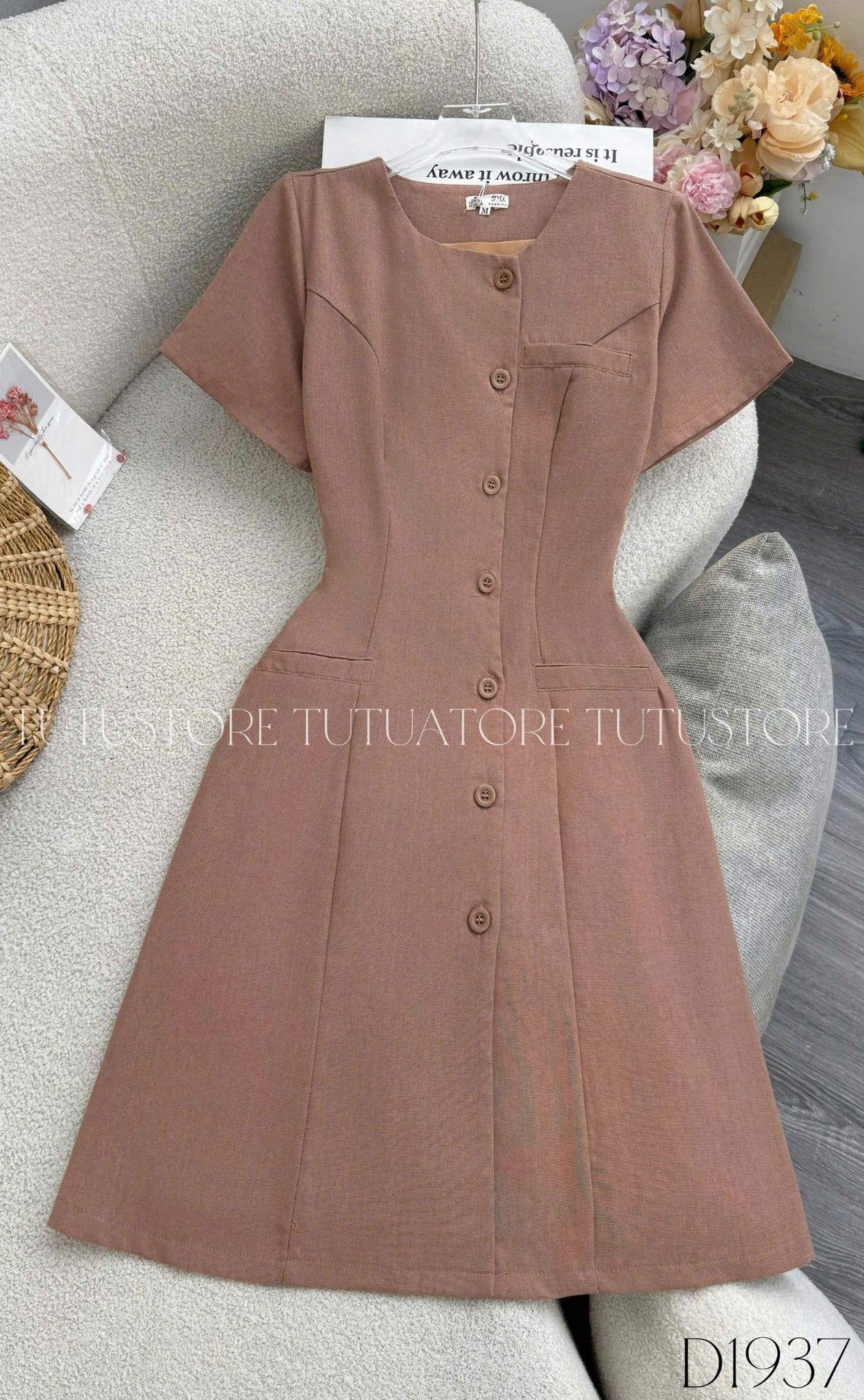 Đầm Thiết Kế Cổ Tròn Đính Nút Dáng Ngắn Basic Đầm Đi Tiệc TuTu Store Mã D1937