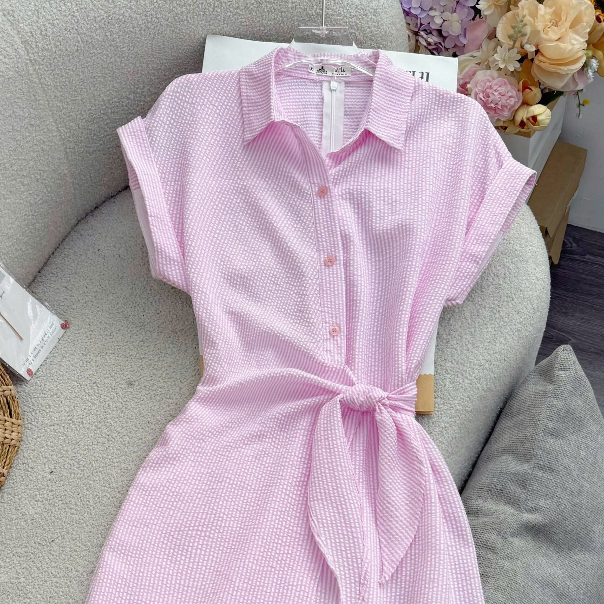 Đầm Thiết Kế Buộc Eo Cổ Áo Sơ Mi Kẻ Sọc Dáng Dài Đi Tiệc TuTu Store Mã D1921
