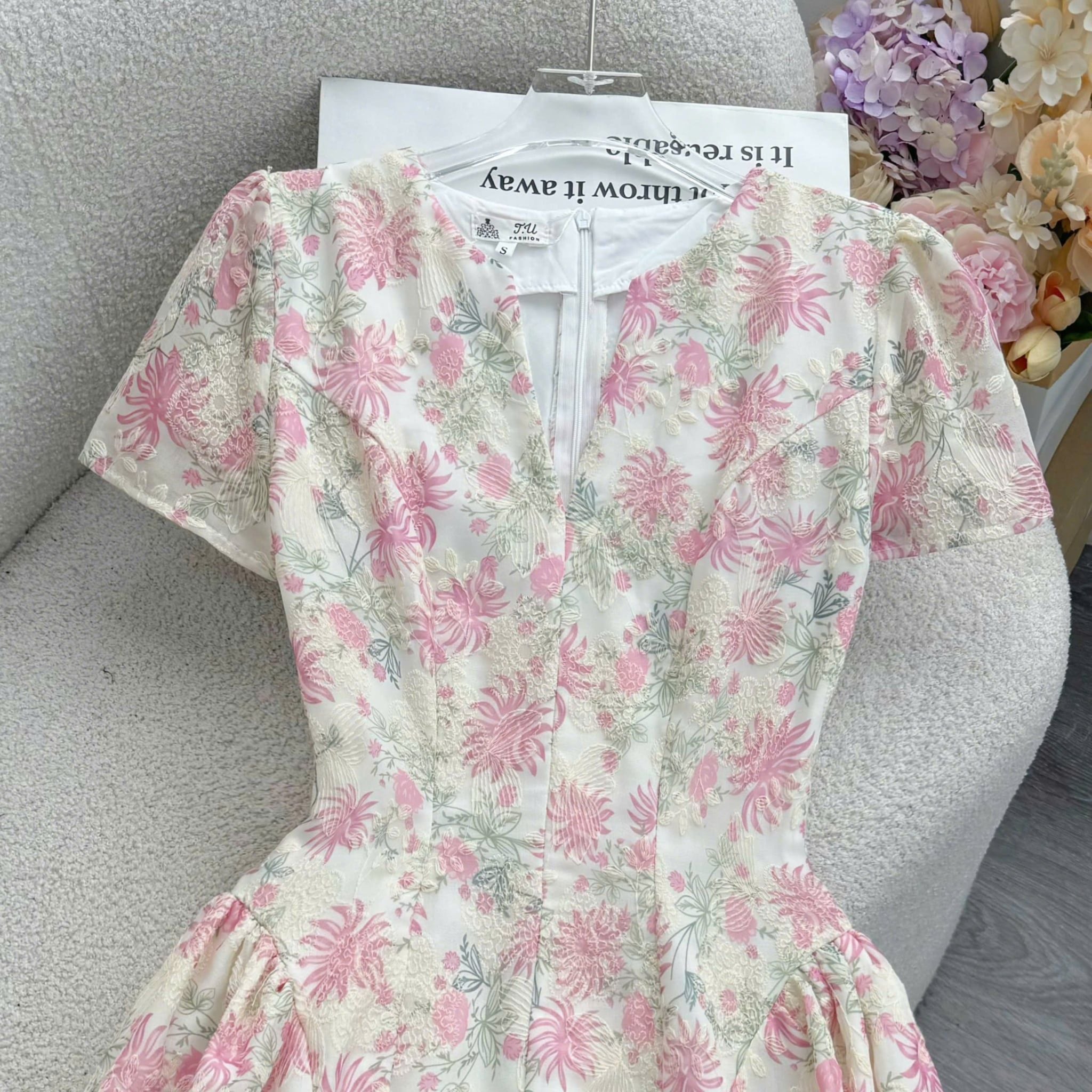 Đầm Thiết Kế Cổ V Dáng Ngắn Nhẹ Nhàng Đi Tiệc TuTu Store Mã D1951