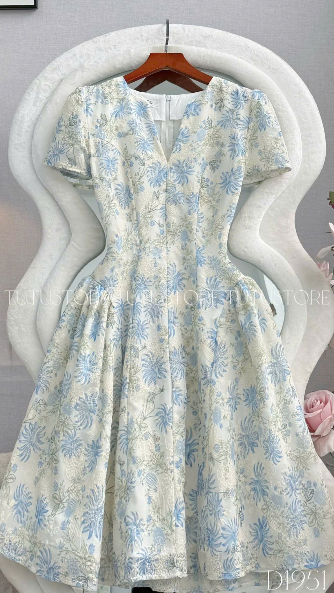 Đầm Thiết Kế Cổ V Dáng Ngắn Nhẹ Nhàng Đi Tiệc TuTu Store Mã D1951