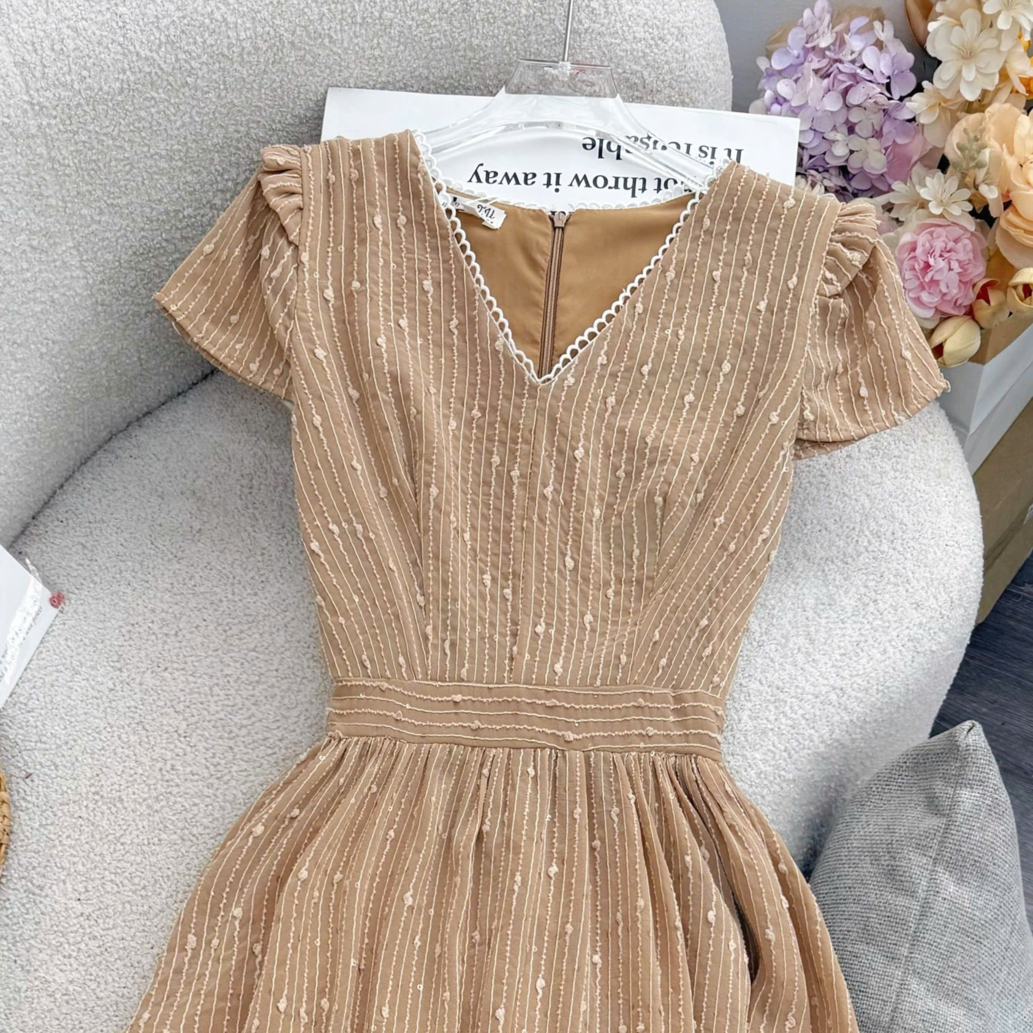 Đầm Thiết Kế Cổ V Chiết Eo Dáng Xòe Đi Tiệc TuTu Store Mã D1947