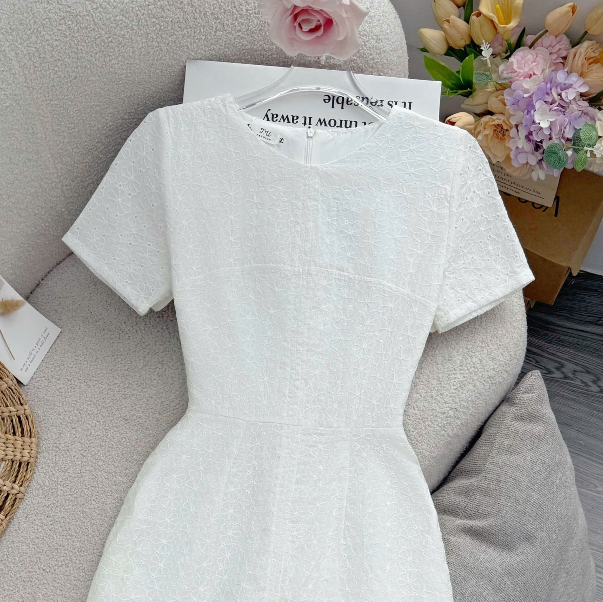 Đầm Kate Thêu Thiết Kế TuTu Store Phù Hợp Đi Làm Dành Cho Nữ - Mã D1469