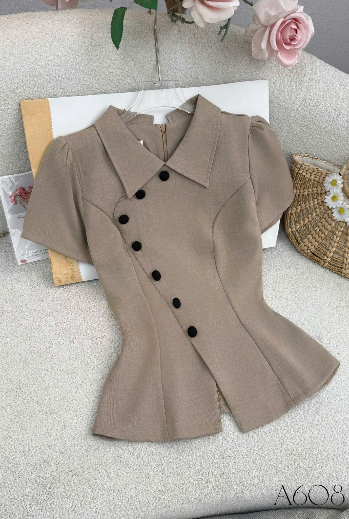 Áo Thiết Kế Cổ Tròn Đính Nút Kiểu Dáng Peplum TuTu Store Mã A608