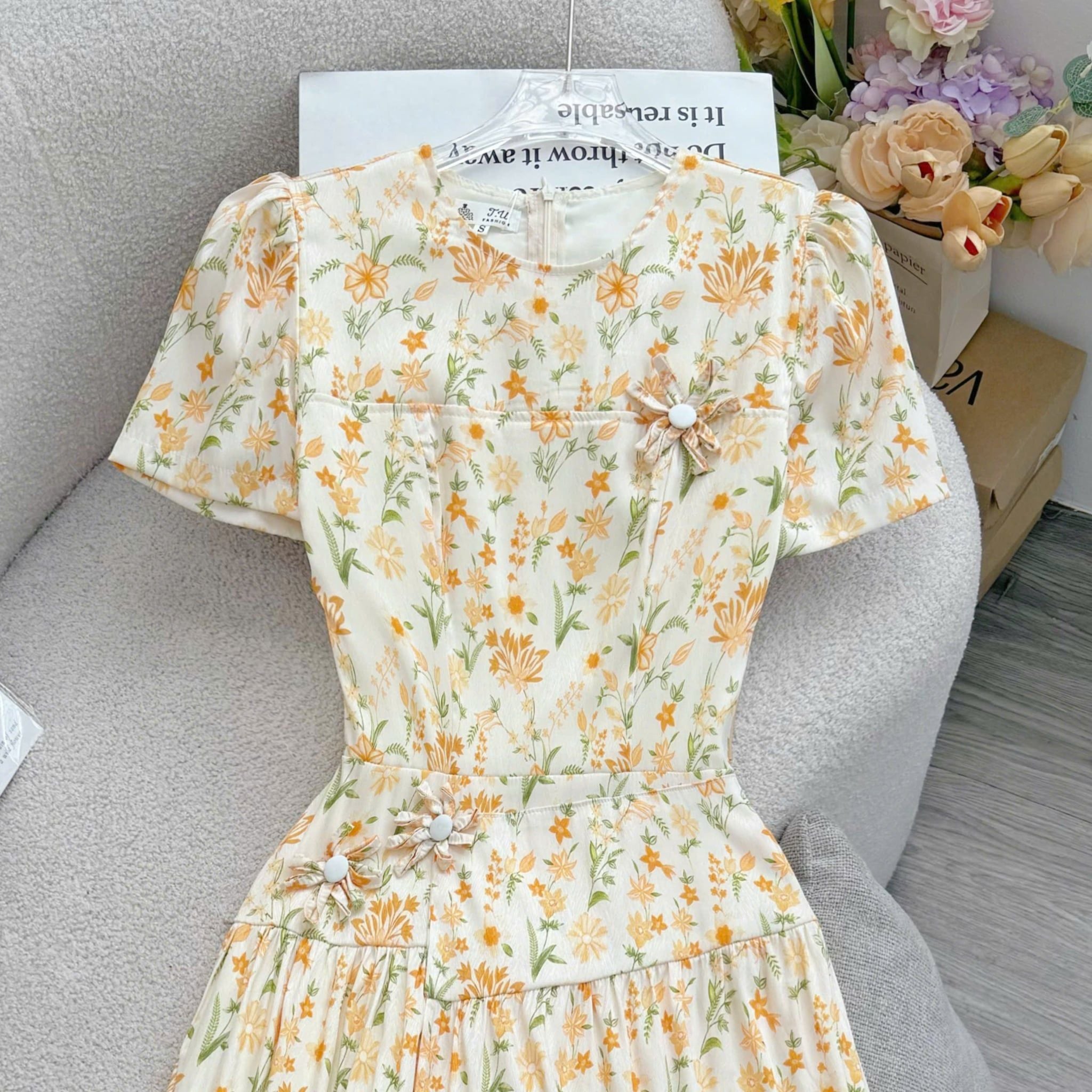 Đầm Hoa Thiết Kế Cổ Tròn Đính Hoa Chiết Eo Đi Chơi TuTu Store Mã D1789