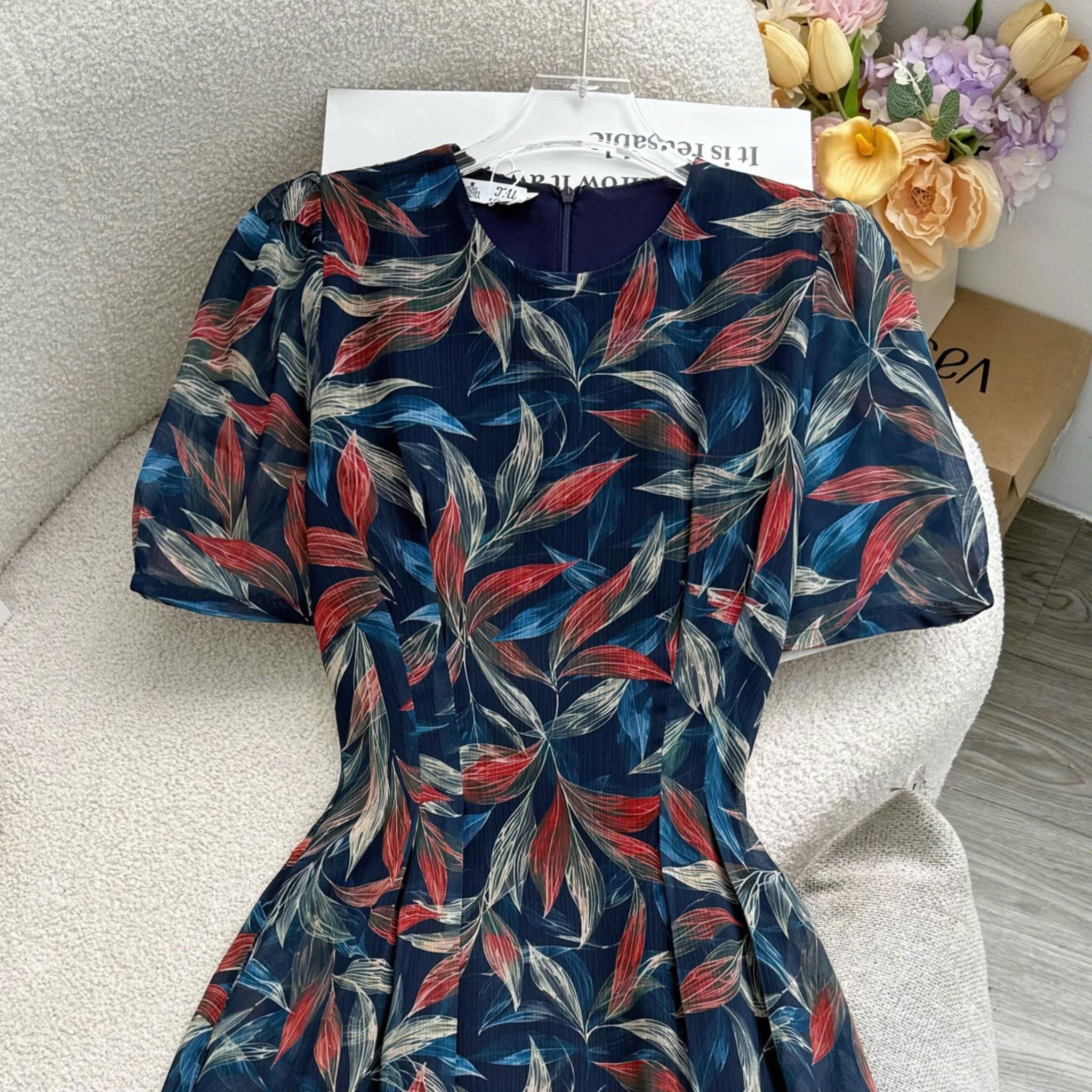 Đầm Thiết Kế Cổ Tròn Họa Tiết Lá Đa Sắc Dáng Xòe Đi Chơi TuTu Store Mã D1795