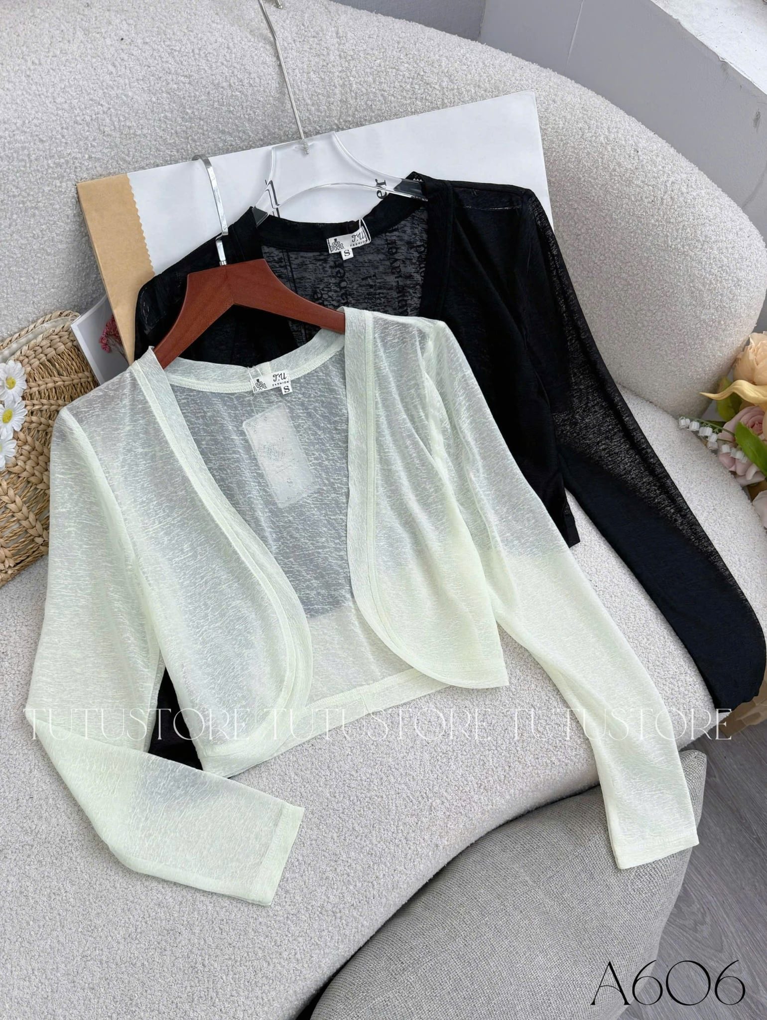Áo Thiết Kế Khoác Ngoài Dáng Croptop Mỏng Nhẹ Nhàng Đi Chơi TuTu Store Mã A606