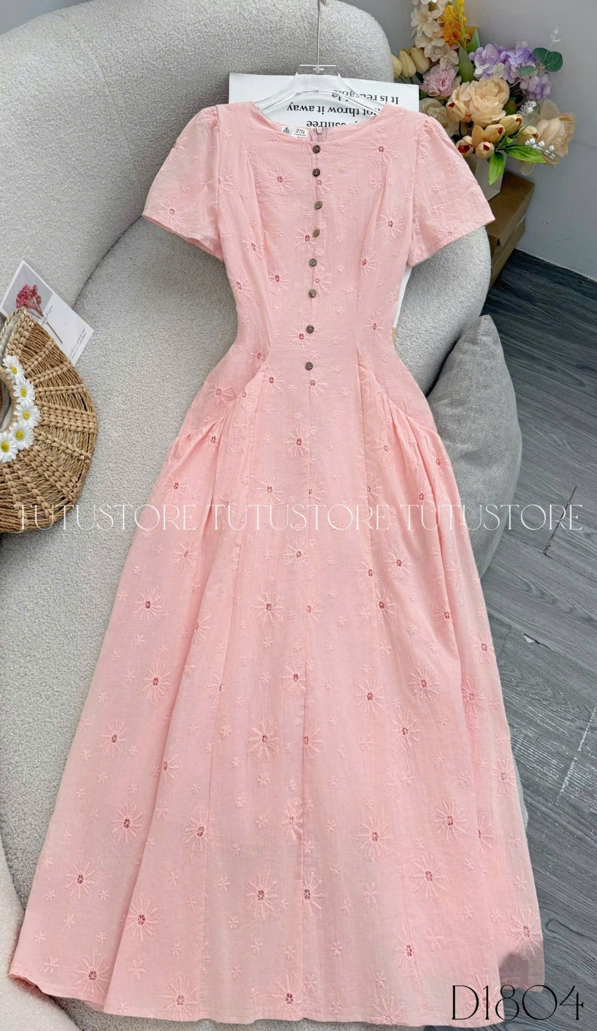 Đầm Thiết Kế Cổ Tròn Dáng Xòe Thêu Hoa Đi Chơi TuTu Store Mã D1804