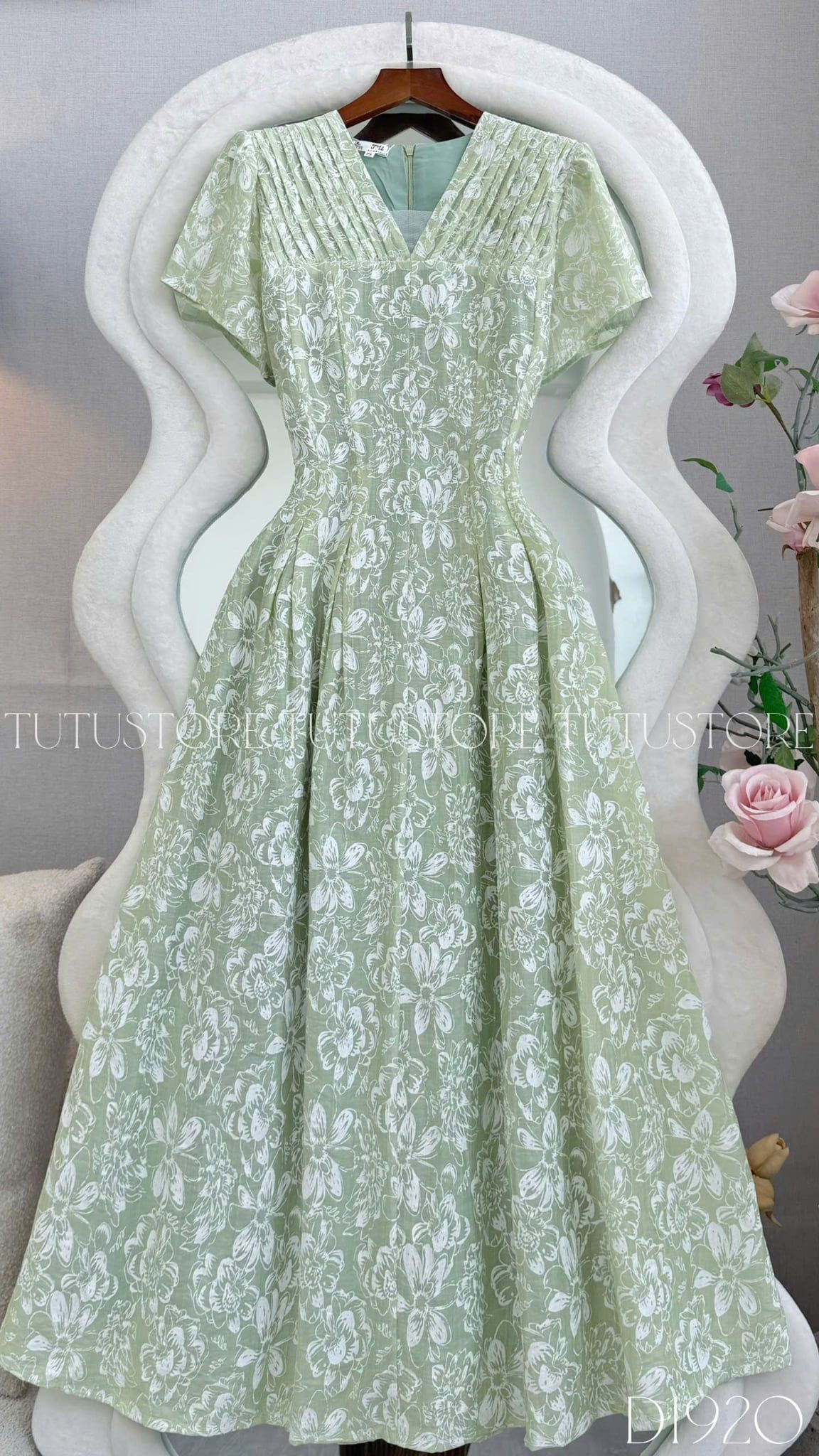 Đầm Thiết Kế  Chiết Eo Cổ V Dáng Dài Đi Tiệc TuTu Store Mã D1920