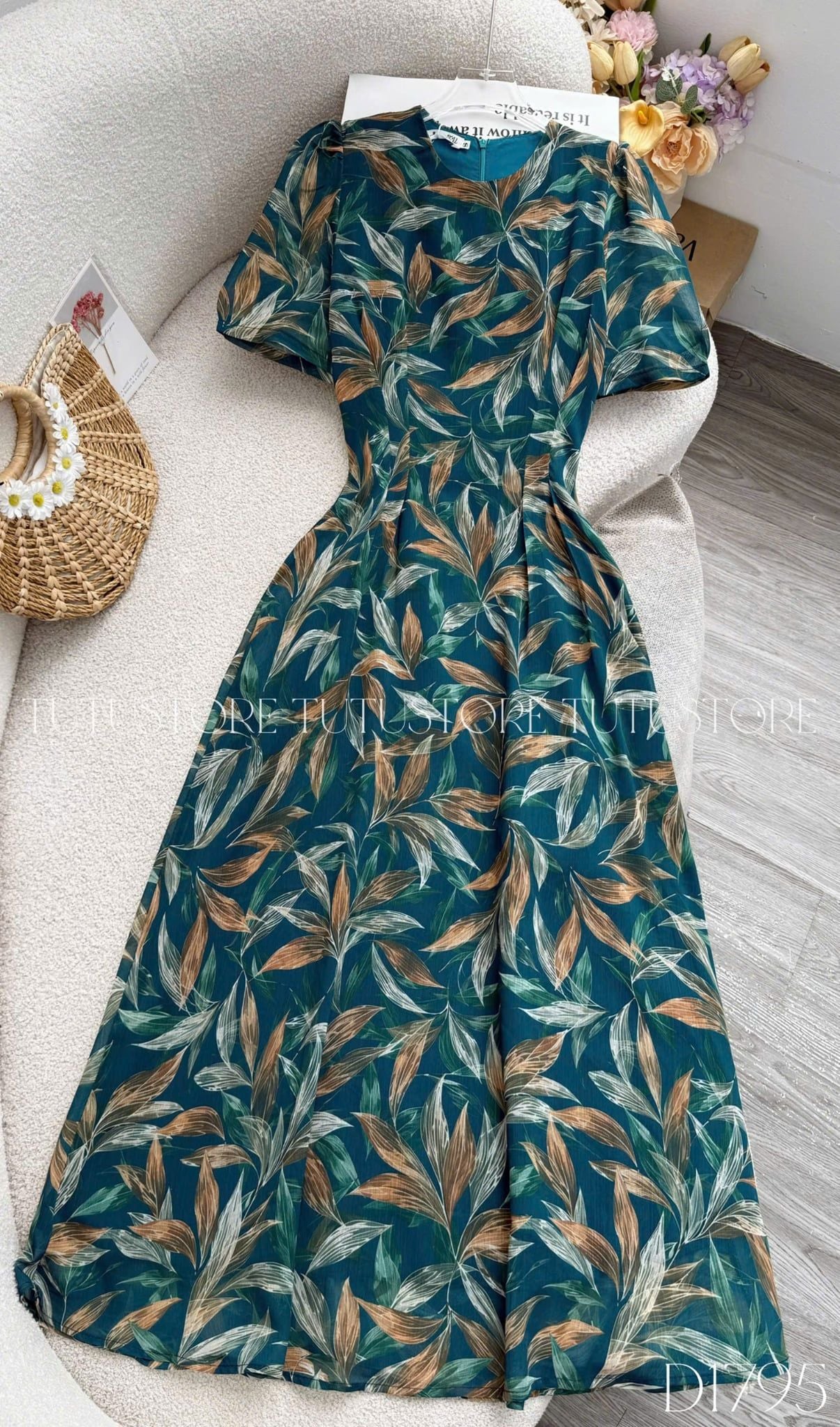 Đầm Thiết Kế Cổ Tròn Họa Tiết Lá Đa Sắc Dáng Xòe Đi Chơi TuTu Store Mã D1795