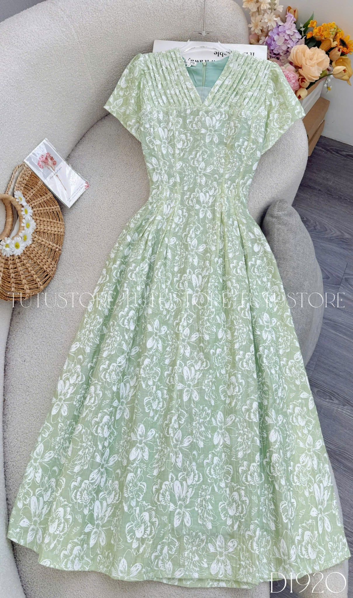 Đầm Thiết Kế  Chiết Eo Cổ V Dáng Dài Đi Tiệc TuTu Store Mã D1920