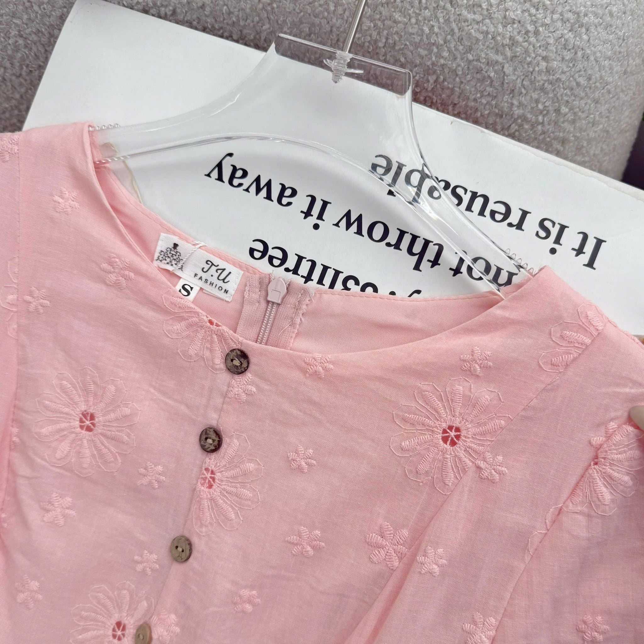 Đầm Thiết Kế Cổ Tròn Dáng Xòe Thêu Hoa Đi Chơi TuTu Store Mã D1804
