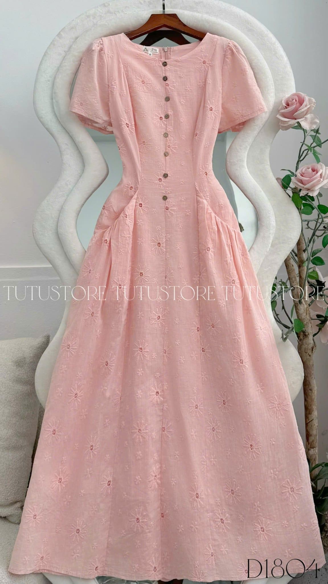 Đầm Thiết Kế Cổ Tròn Dáng Xòe Thêu Hoa Đi Chơi TuTu Store Mã D1804
