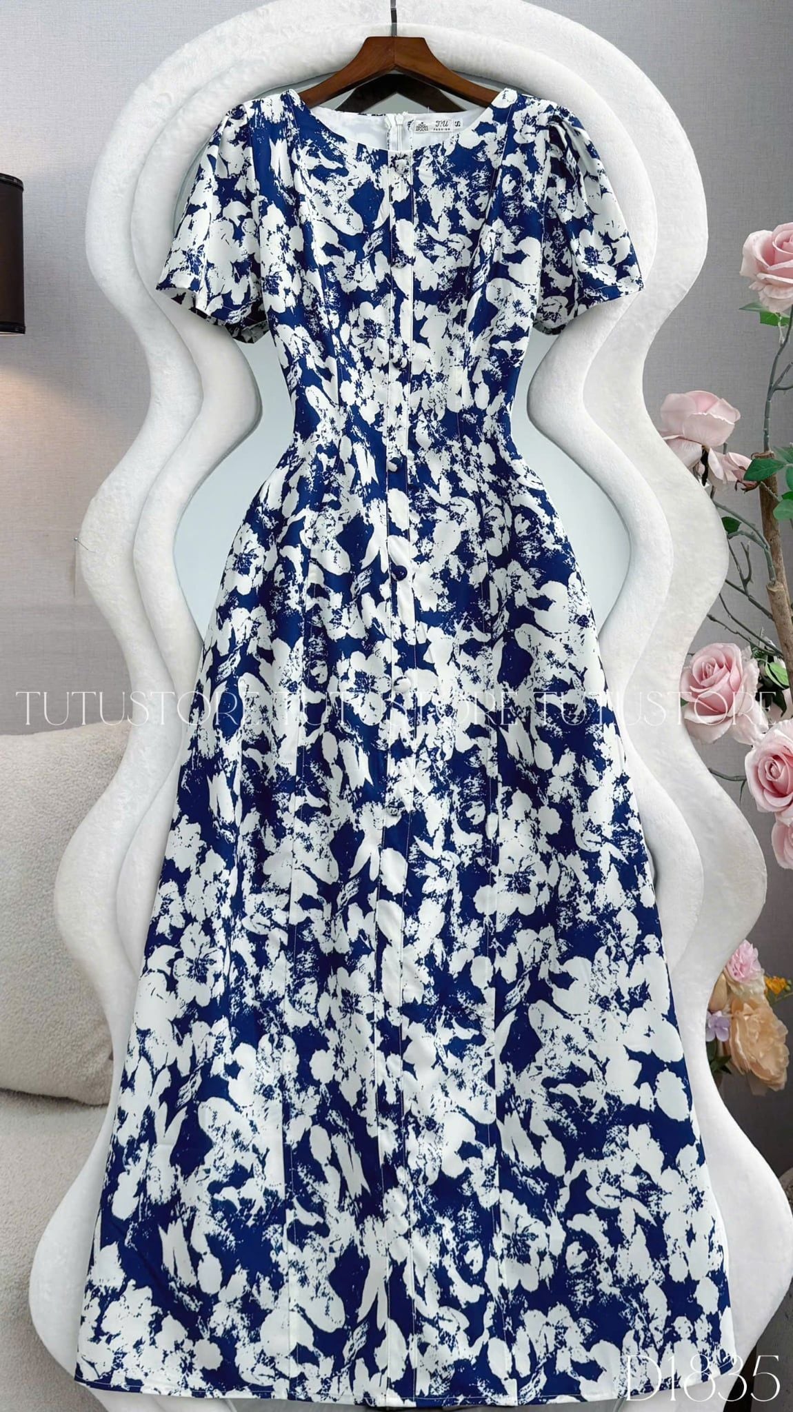 Đầm Thiết Ké Cổ Tròn Đính Nút Kiểu Dáng A Đi Chơi TuTu Store Mã D1835