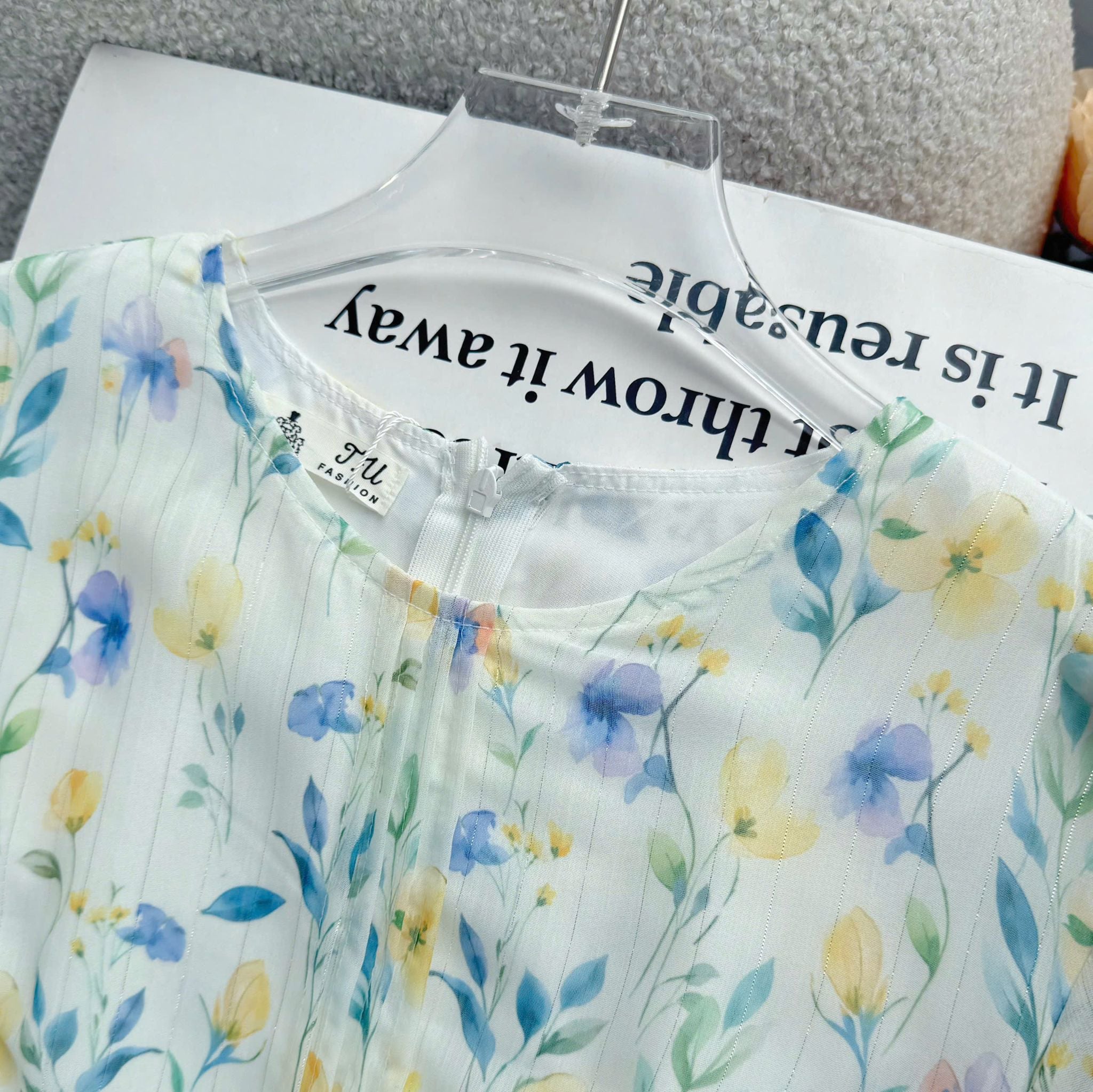 Đầm Thiết Kế Cổ Tròn Dáng Xòe Hoa Nhí Đầm Đi Tiệc TuTu Store Mã D1855