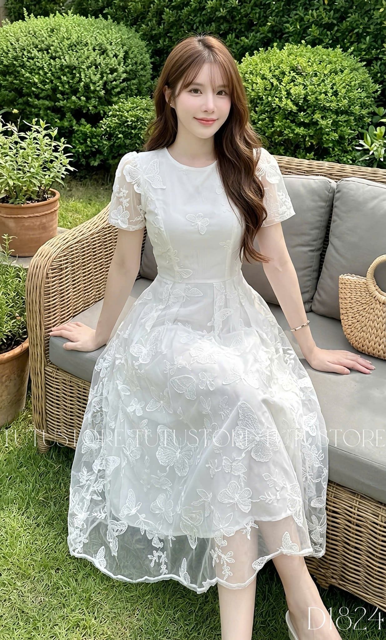 Đầm Thiết Kế Ren Thêu Cổ Tròn Dáng Xòe Đi Chơi TuTu Store Mã D1824