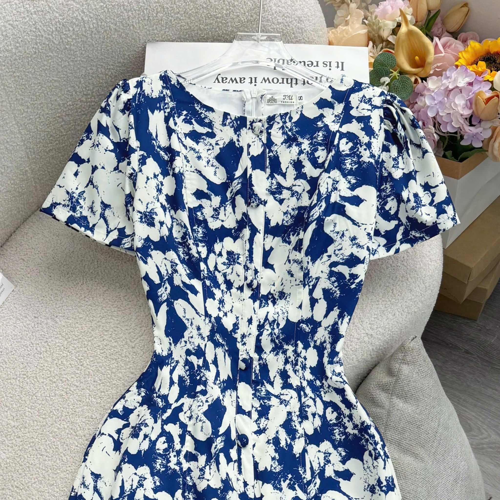 Đầm Thiết Ké Cổ Tròn Đính Nút Kiểu Dáng A Đi Chơi TuTu Store Mã D1835