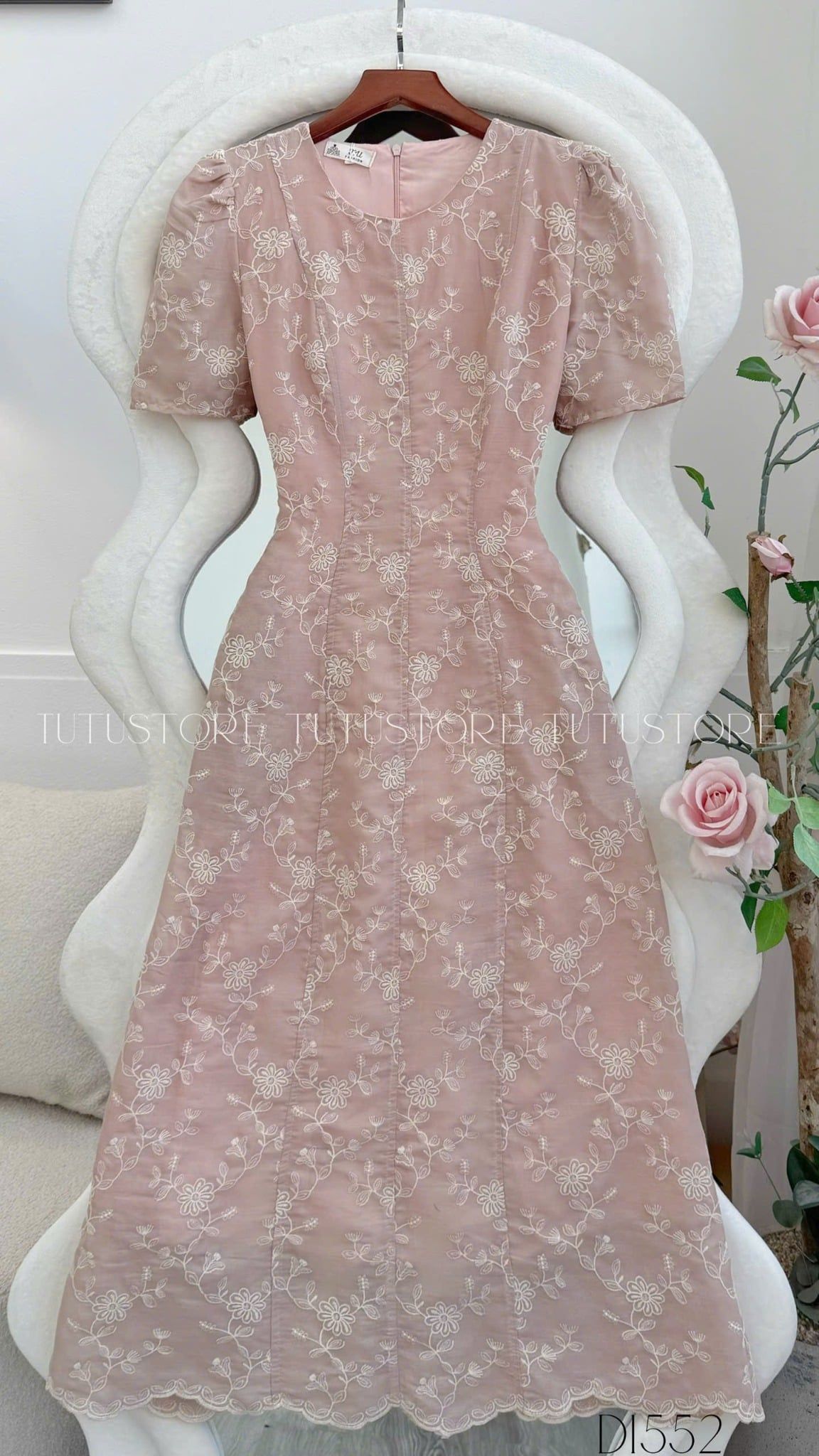 Đầm thiết kế cổ tròn đi tiệc TuTu Store - Mã D1552