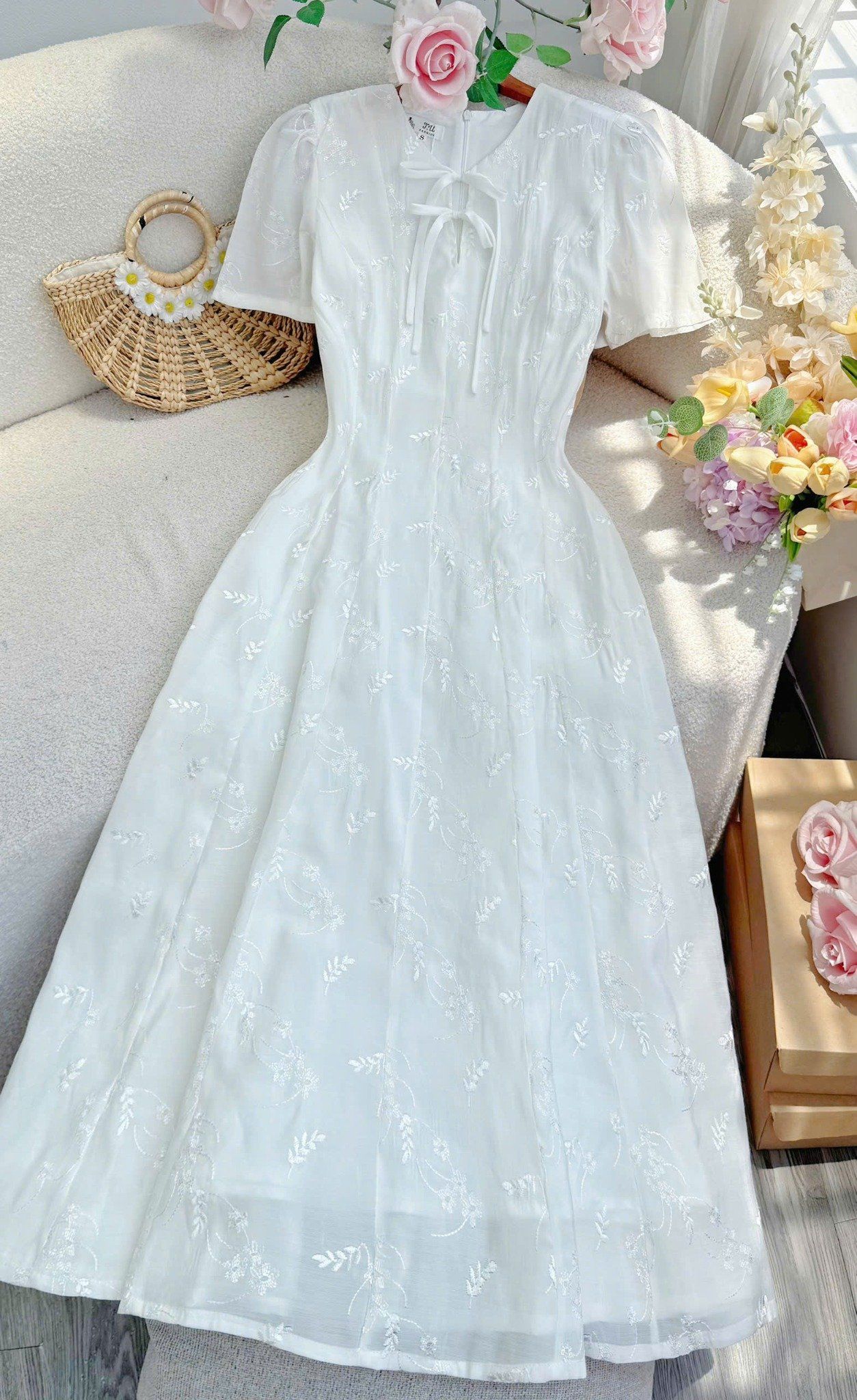 Đầm Tơ Thêu Thiết Kế TuTu Store Phù Hợp Đi Chơi Dành Cho Nữ - Mã D1347