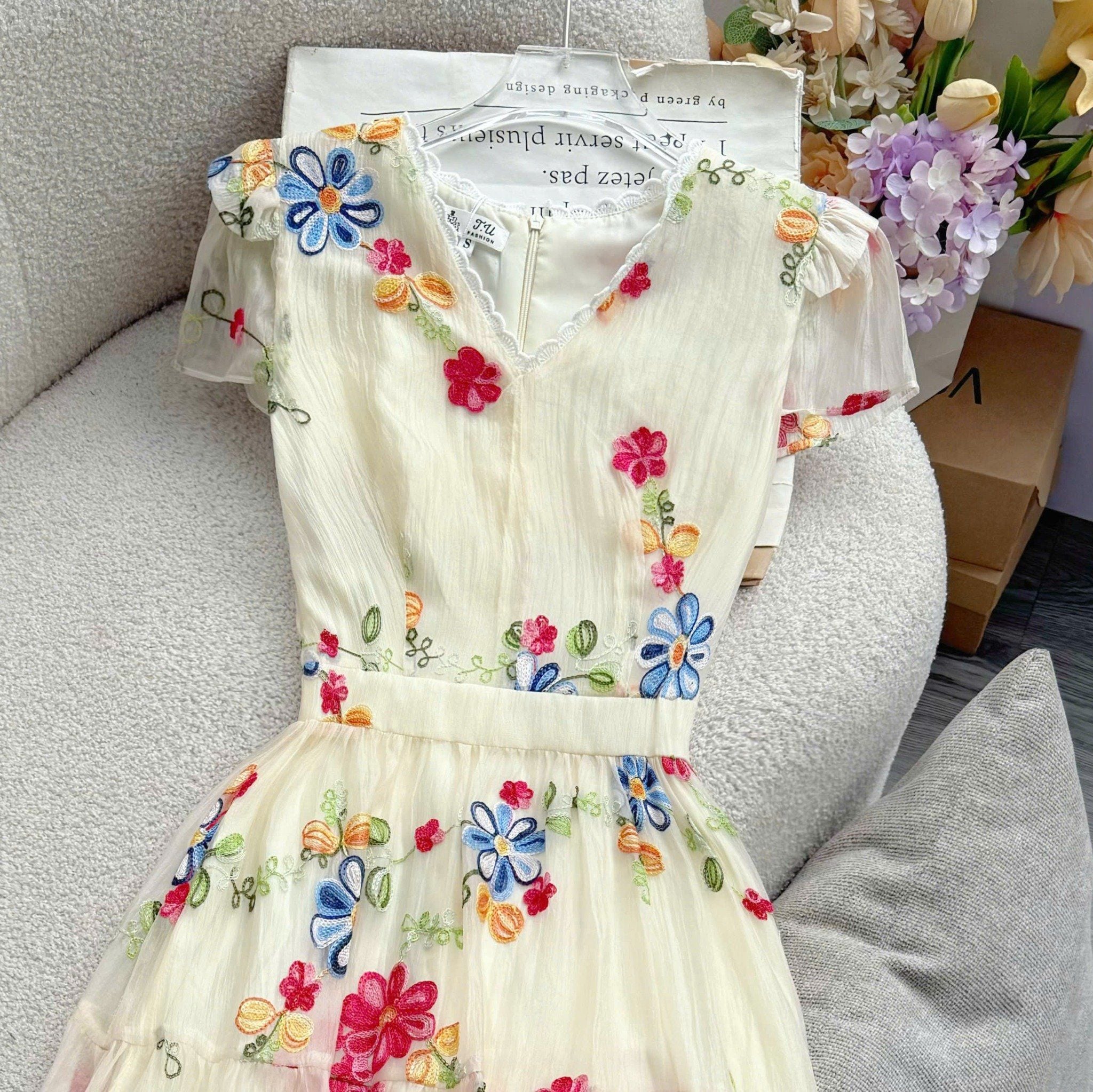 Đầm Tơ Giấy Thêu Thiết Kế TuTu Store Phù Hợp Đi Tiệc - Mã D1400