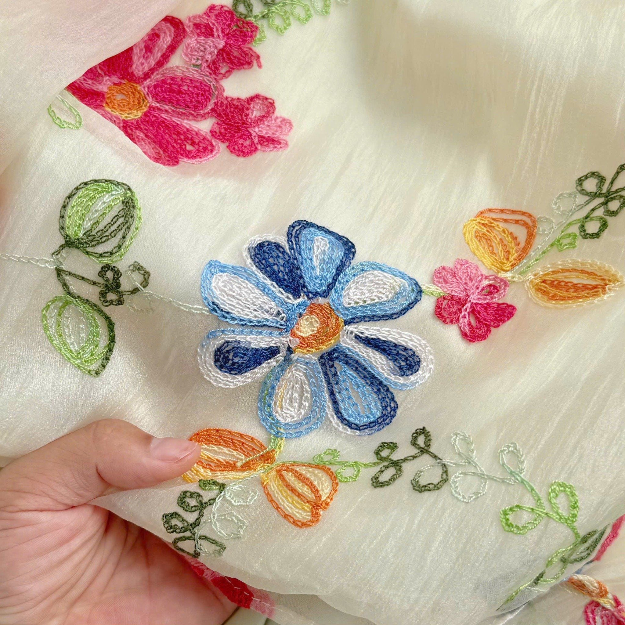 Đầm Tơ Giấy Thêu Thiết Kế TuTu Store Phù Hợp Đi Tiệc - Mã D1400