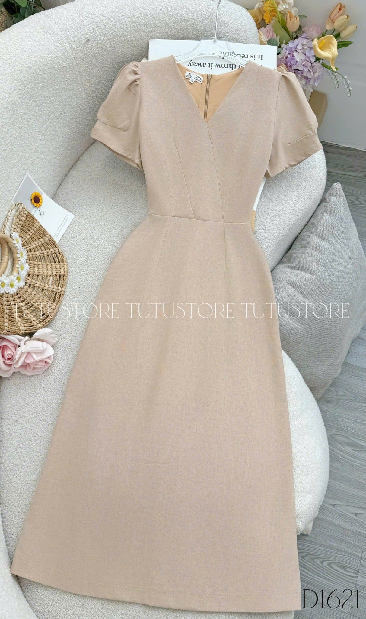 Đầm Thiết Kế Kiểu Cổ Chữ V Tay Bồng Thanh Lịch TuTu Store Mã D1621