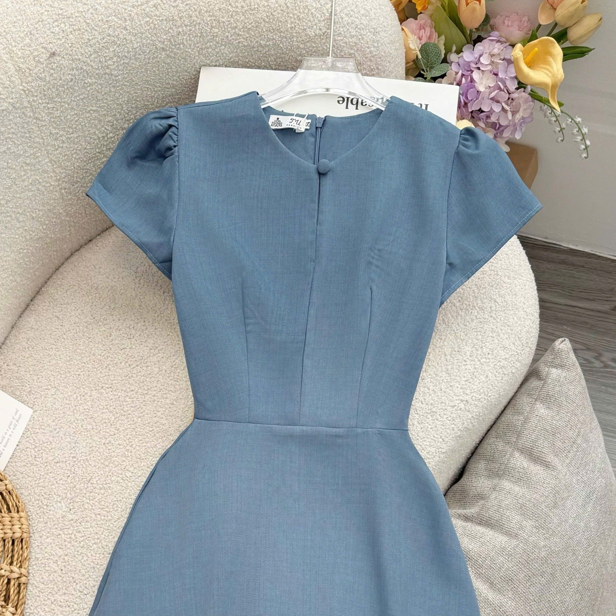 Đầm Thiết Kế Cổ Tròn Dáng Xòe Nhẹ Nhàng Công Sở TuTu Store Mã D1622