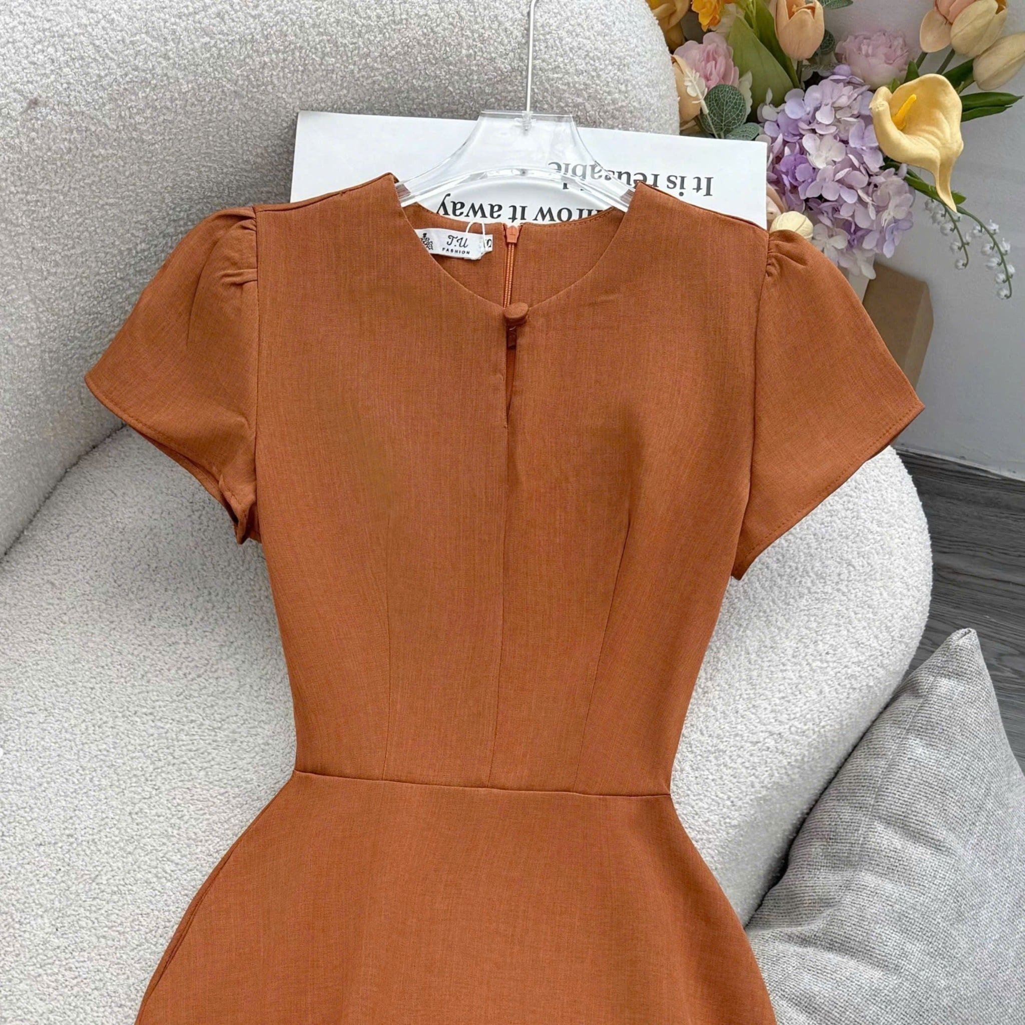 Đầm Thiết Kế Cổ Tròn Dáng Xòe Nhẹ Nhàng Công Sở TuTu Store Mã D1622