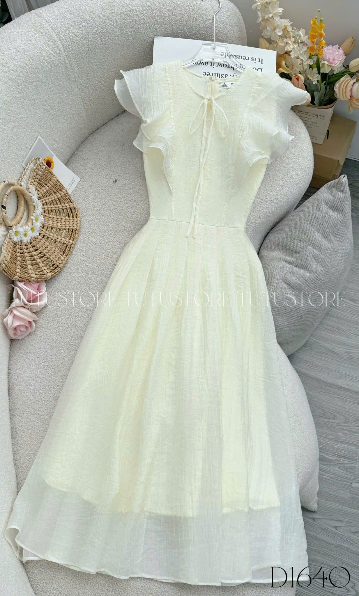 Đầm Thiết Kế Cổ Tròn Bèo Vai Dáng Xòe Tiểu Thư TuTu Store Mã D1640