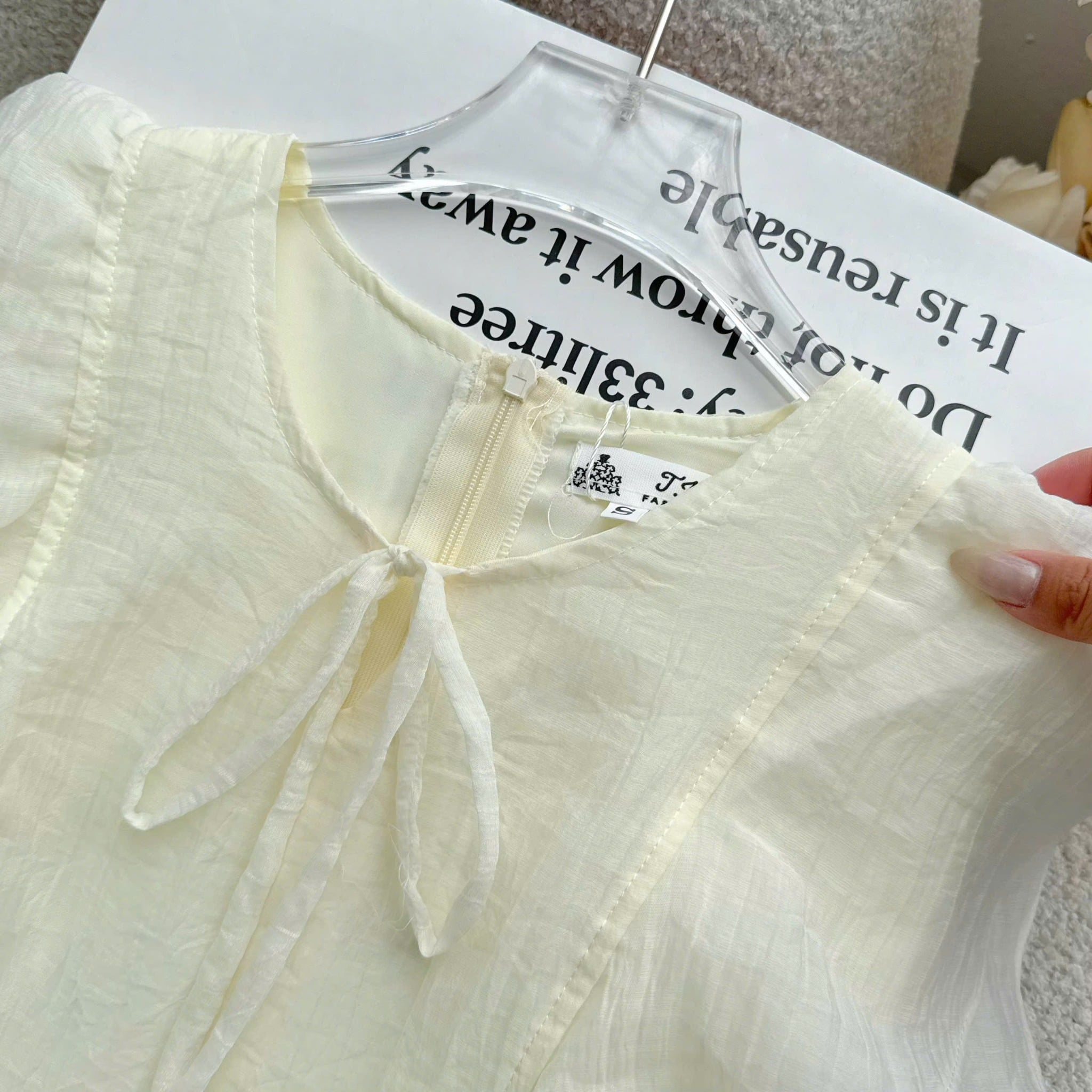 Đầm Thiết Kế Cổ Tròn Bèo Vai Dáng Xòe Tiểu Thư TuTu Store Mã D1640