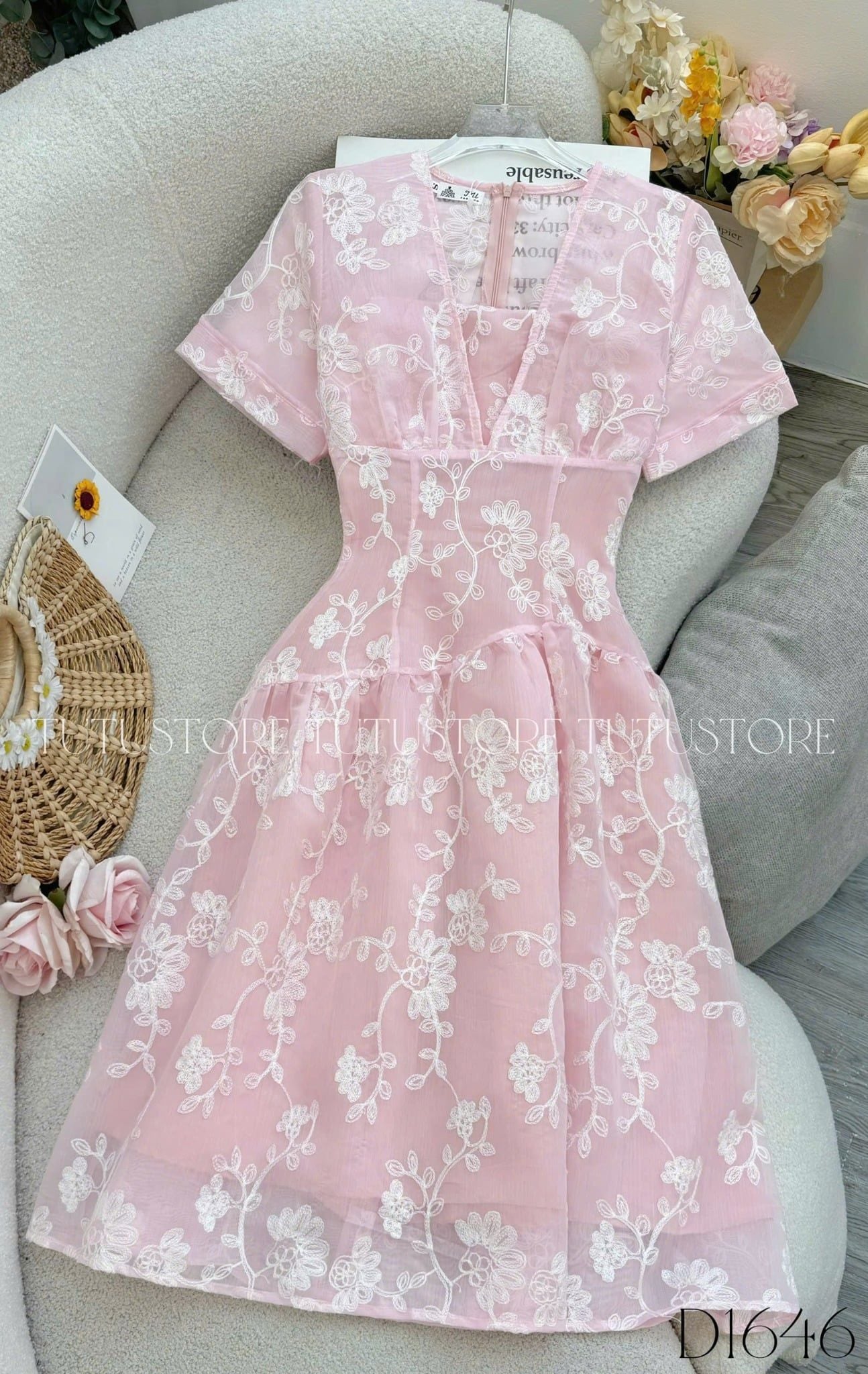 Đầm Xinh Thiết Kế Cổ Tim Dáng Xòe Nhẹ Nhàng Tiểu Thư TuTu Store Mã D1646
