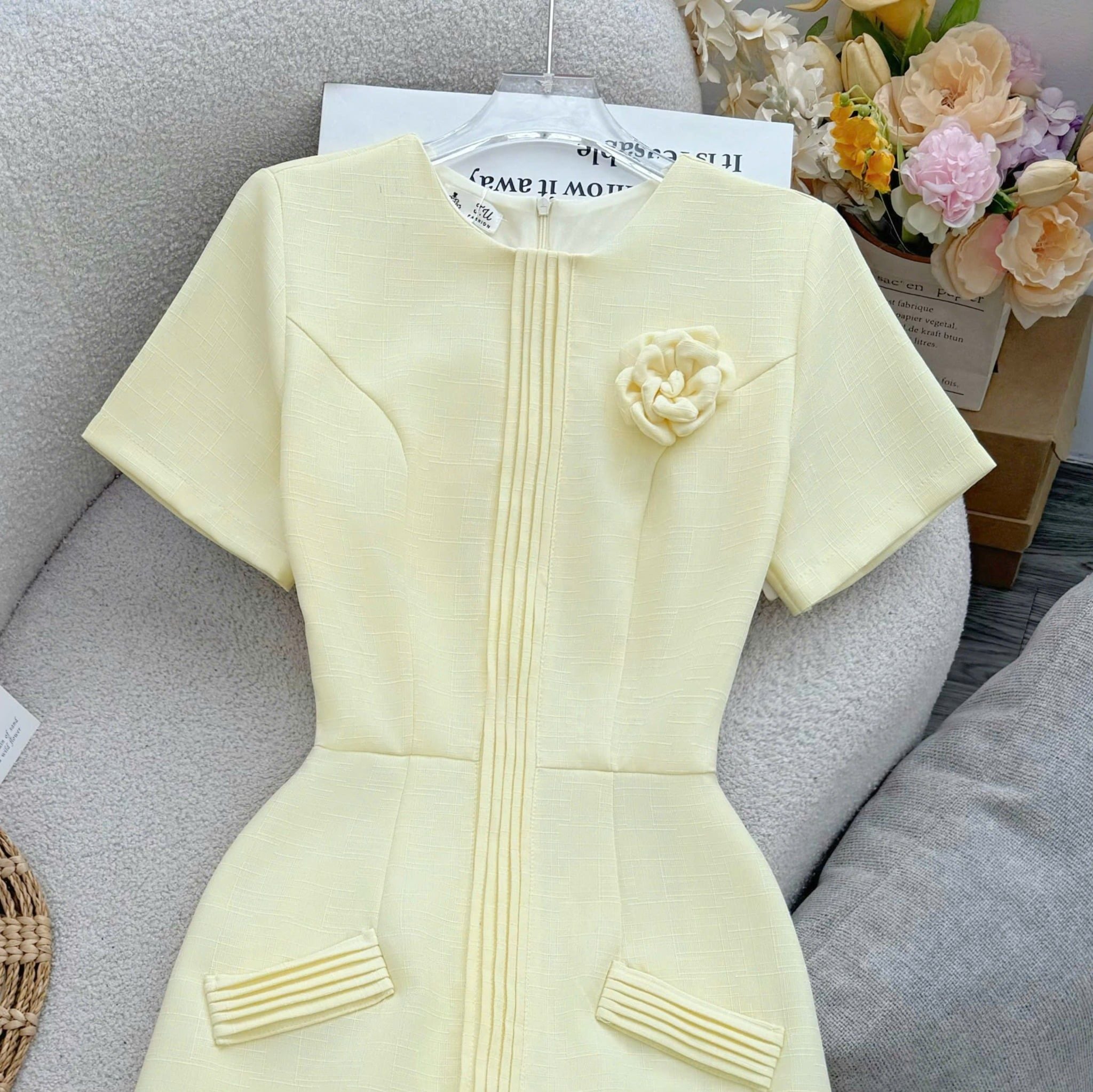 Đầm Thiết Kế Cổ Tròn Đính Hoa Dáng Ngắn Đi Tiệc TuTu Store Mã D1649