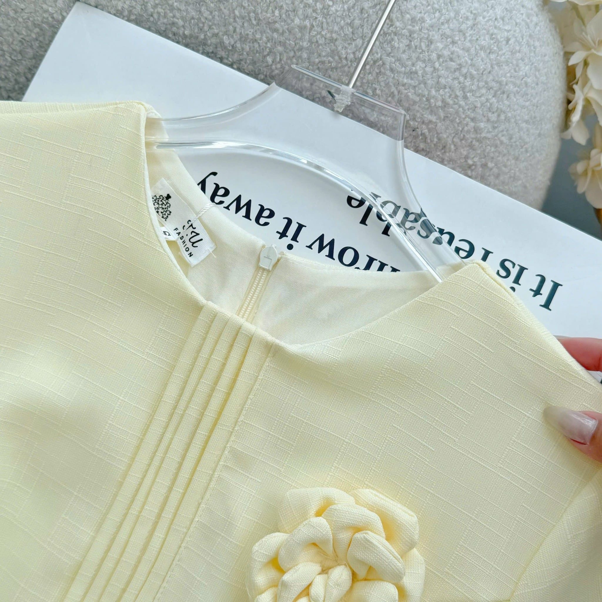 Đầm Thiết Kế Cổ Tròn Đính Hoa Dáng Ngắn Đi Tiệc TuTu Store Mã D1649