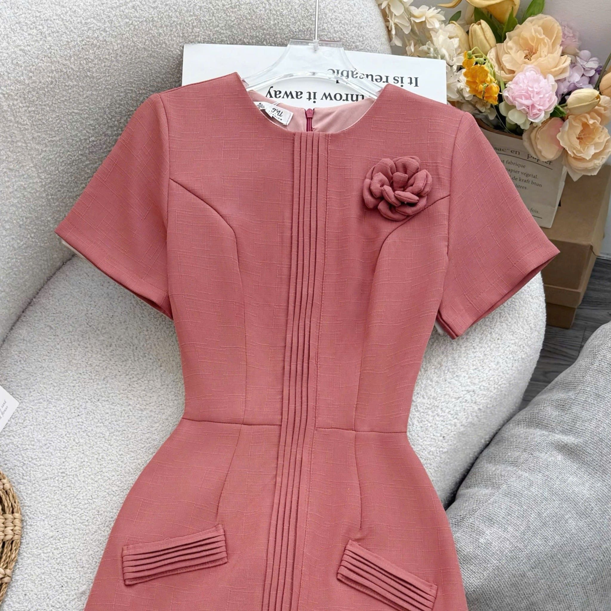 Đầm Thiết Kế Cổ Tròn Đính Hoa Dáng Ngắn Đi Tiệc TuTu Store Mã D1649