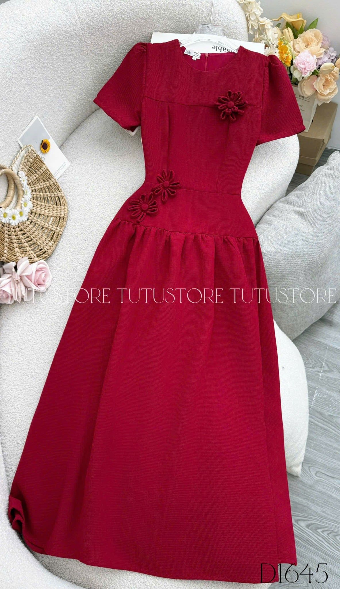 Đầm Thiết Kế Cổ Tròn Đính Hoa Dáng Xòe Đi Chơi TuTu Store Mã D1645