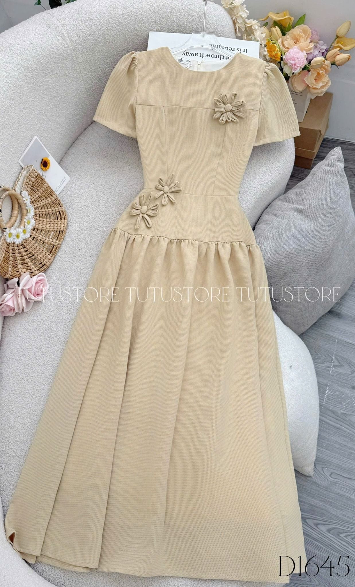 Đầm Thiết Kế Cổ Tròn Đính Hoa Dáng Xòe Đi Chơi TuTu Store Mã D1645