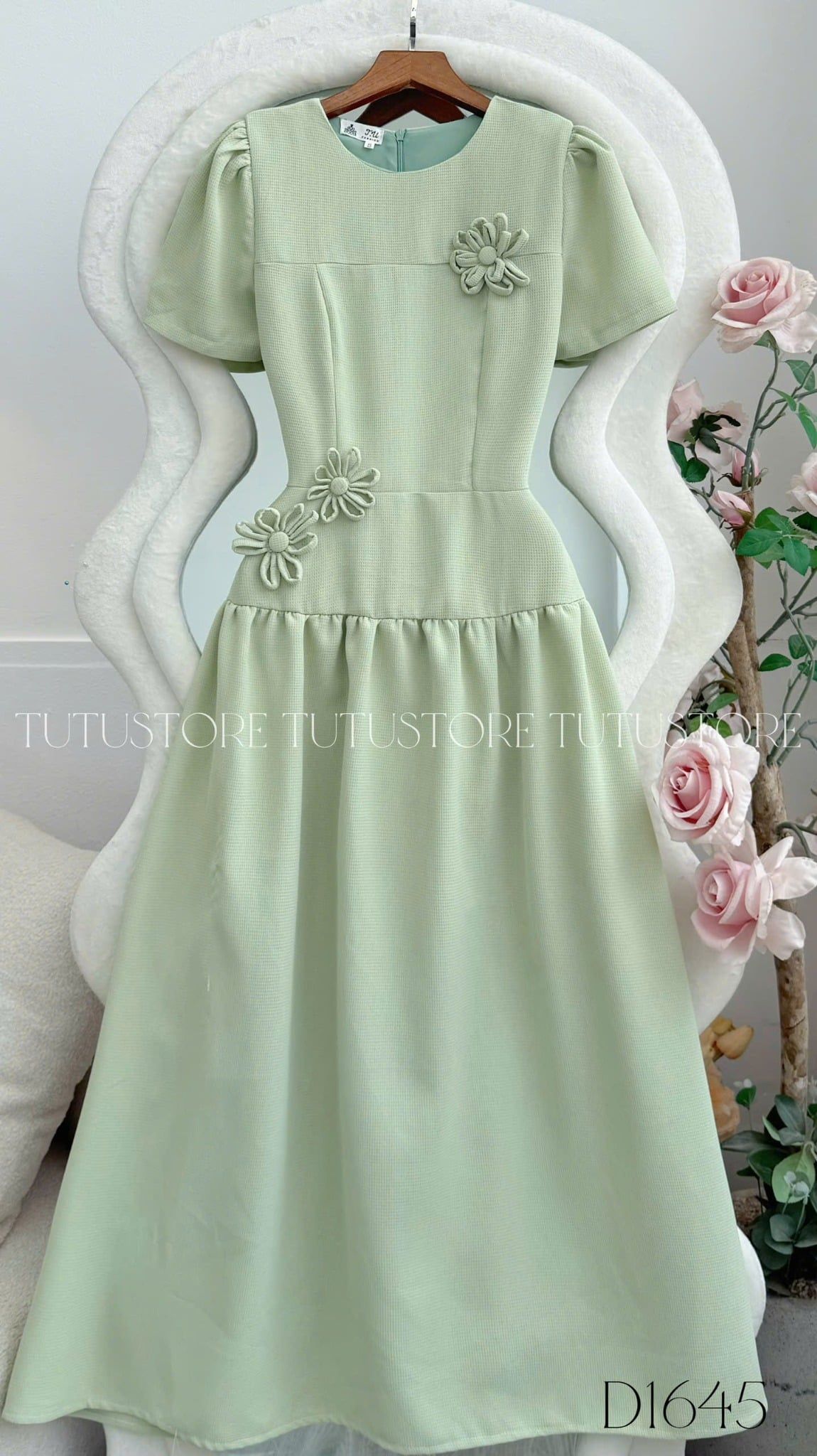 Đầm Thiết Kế Cổ Tròn Đính Hoa Dáng Xòe Đi Chơi TuTu Store Mã D1645
